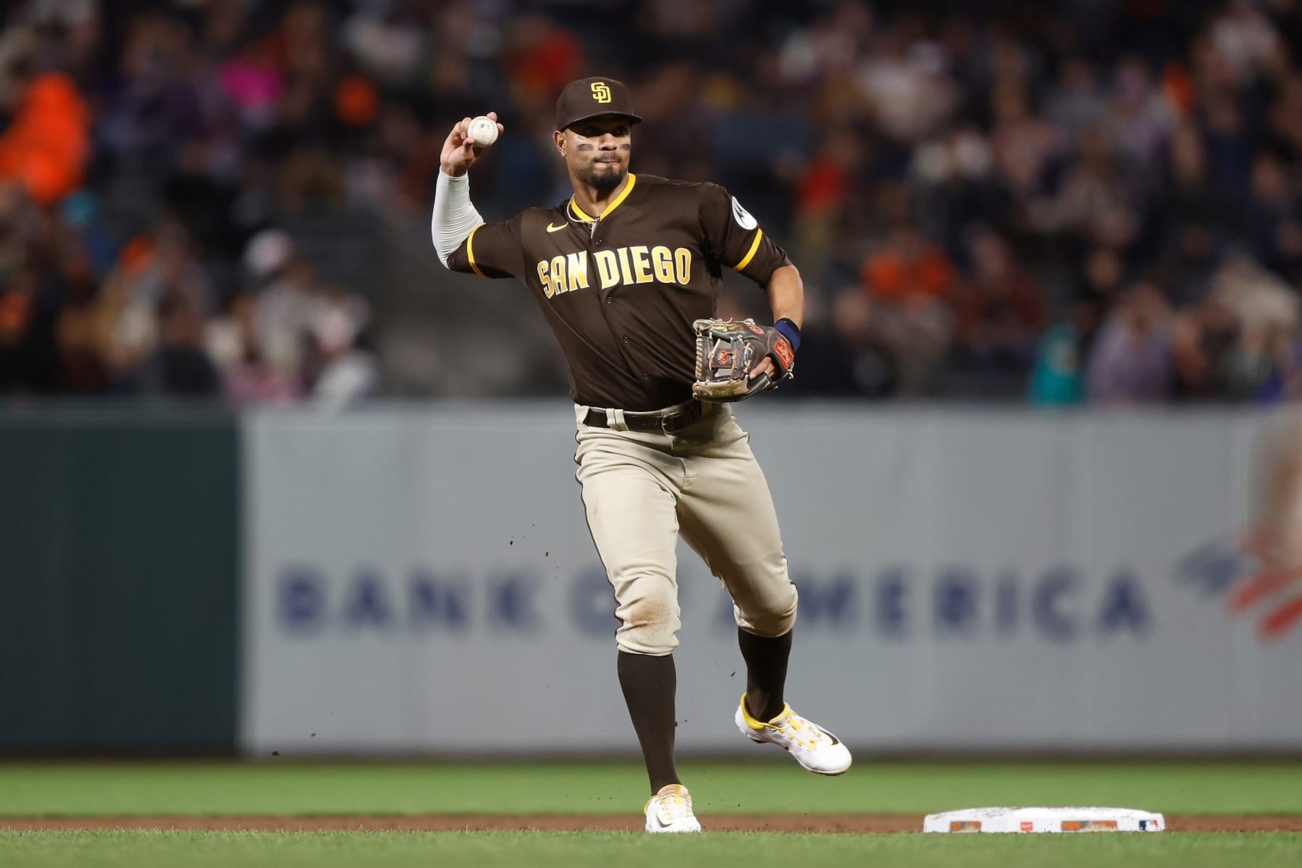 SAN FRANCISCO, CALIFORNIA - SEPTEMBER 27: Xander Bogaerts #2 of the San Diego Padres fields the ball against the San Francisco Giants at Oracle Park on September 27, 2023 in San Francisco, California. (Photo by Lachlan Cunningham/Getty Images)