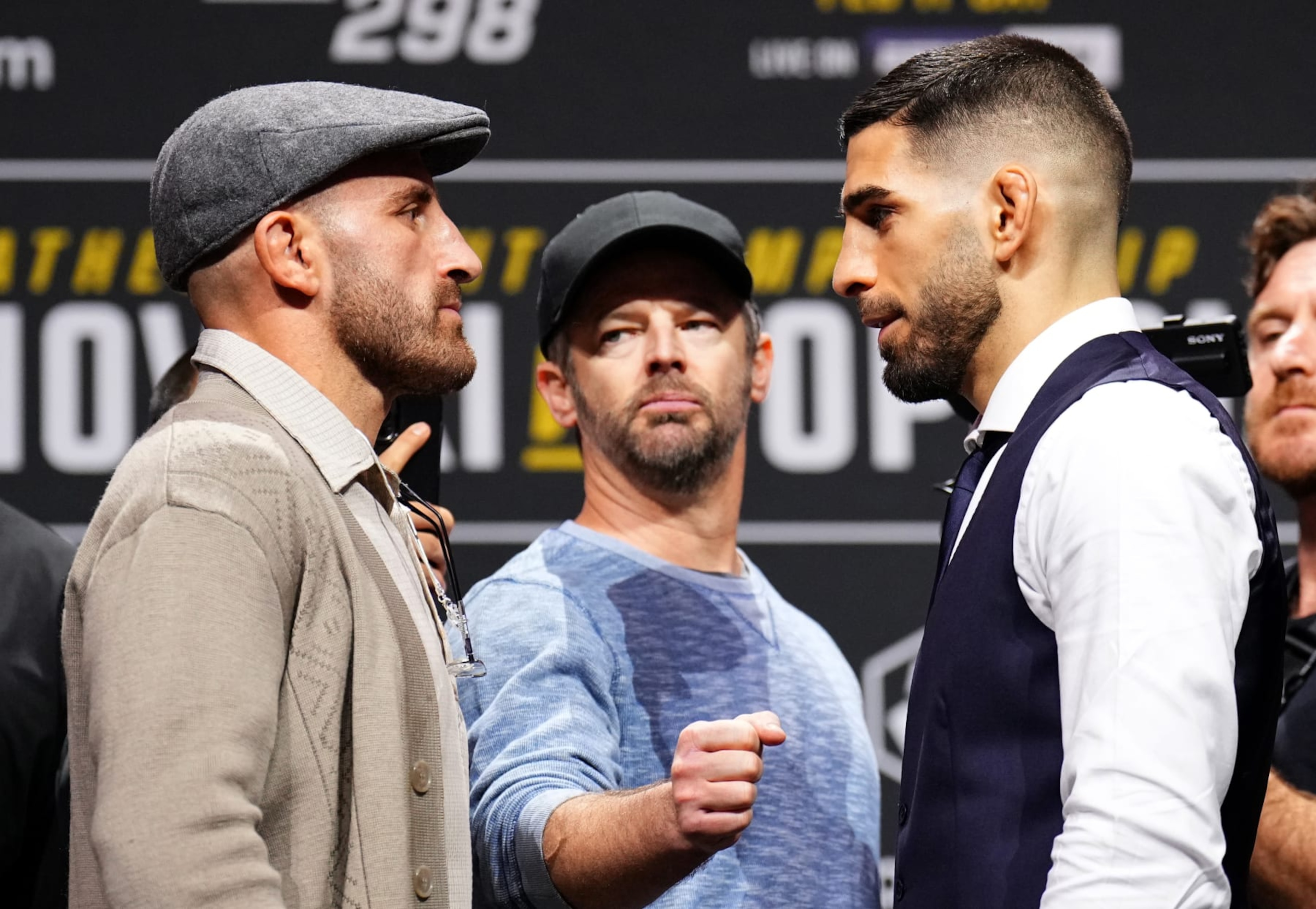 Alexander Volkanovski vs. Ilia Topuria Alexander Volkanovski vs. Ilia Topuria
