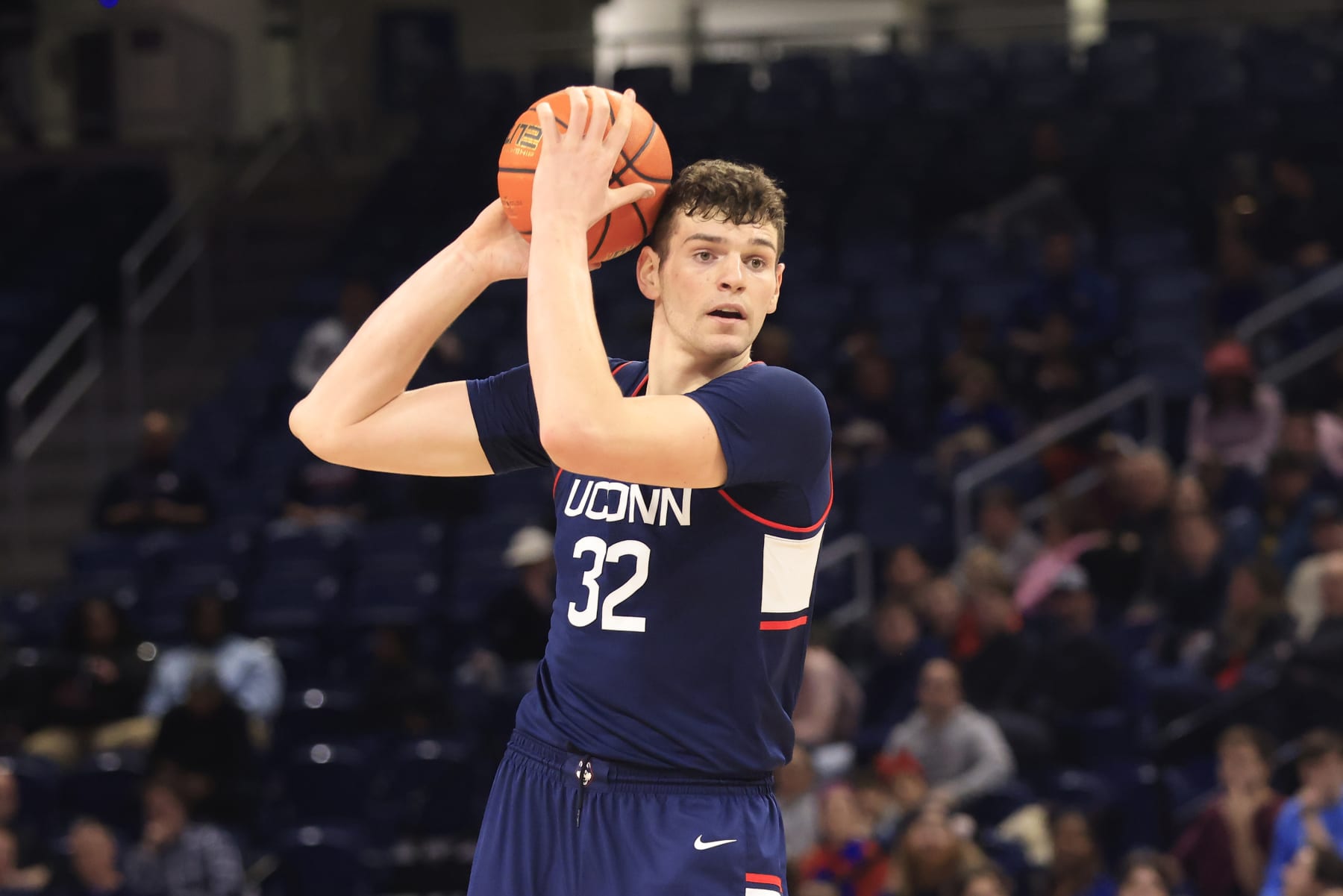 Connecticut's Donovan Clingan