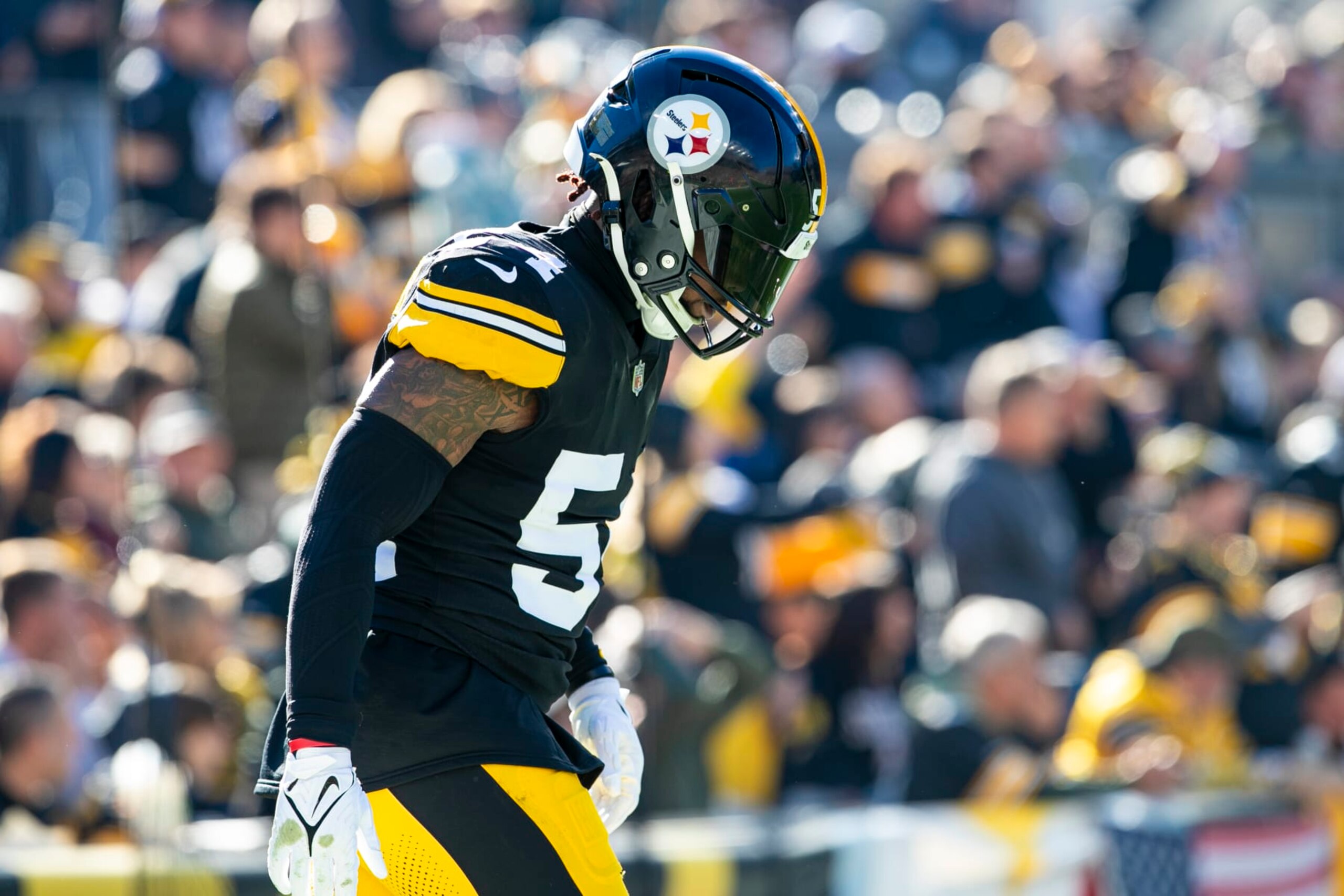 PITTSBURGH, PA - NOVEMBER 12: Pittsburgh Steelers linebacker Kwon Alexander (54) looks on during the regular season NFL football game between the Green Bay Packers and Pittsburgh Steelers on November 12, 2023 at Acrisure Stadium in Pittsburgh, PA. (Photo by Mark Alberti/Icon Sportswire via Getty Images)