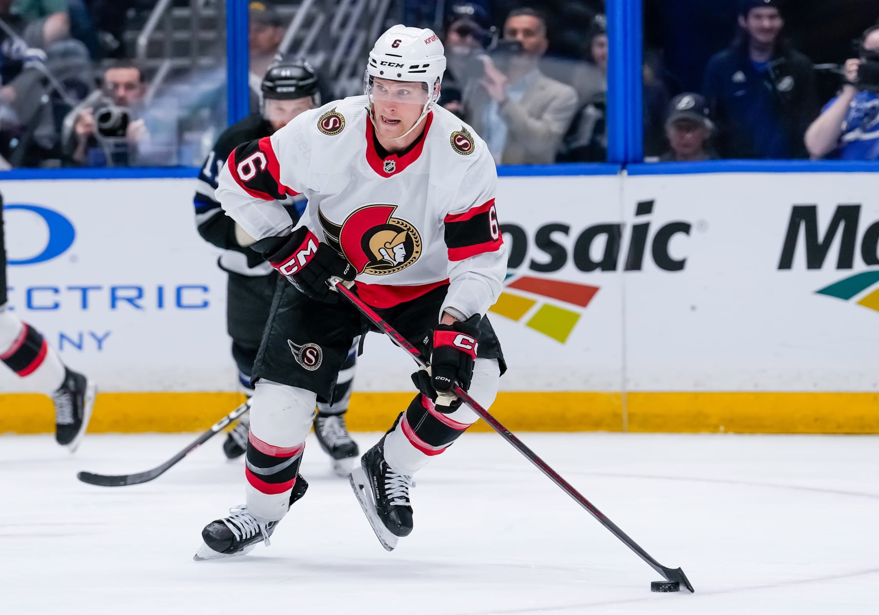 TAMPA, FL - FEBRUARY 19 : Ottawa Senators defenseman Jakob Chychrun (6) looks to make a pass during the NHL Hockey match between the Tampa Bay Lightning and Ottawa Senators on February 19th, 2024 at Amalie Arena in Tampa, FL. (Photo by Andrew Bershaw/Icon Sportswire via Getty Images)