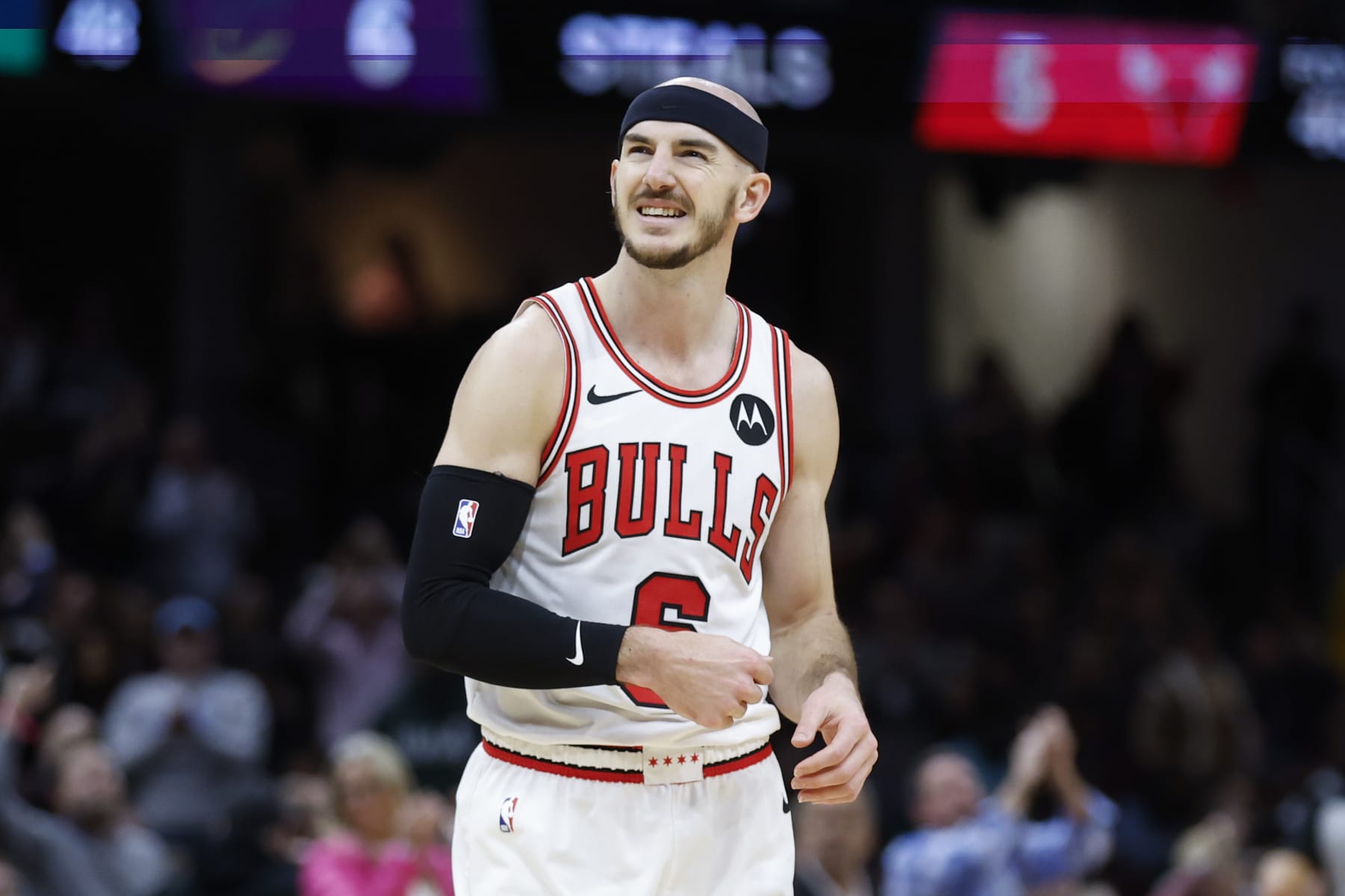 CLEVELAND, OH - FEBRUARY 14: Alex Caruso #6 of the Chicago Bulls plays against the Cleveland Cavaliers during the second half at Rocket Mortgage Fieldhouse on February 14, 2024 in Cleveland, Ohio. NOTE TO USER: User expressly acknowledges and agrees that, by downloading and or using this photograph, User is consenting to the terms and conditions of the Getty Images License Agreement. (Photo by Ron Schwane/Getty Images)