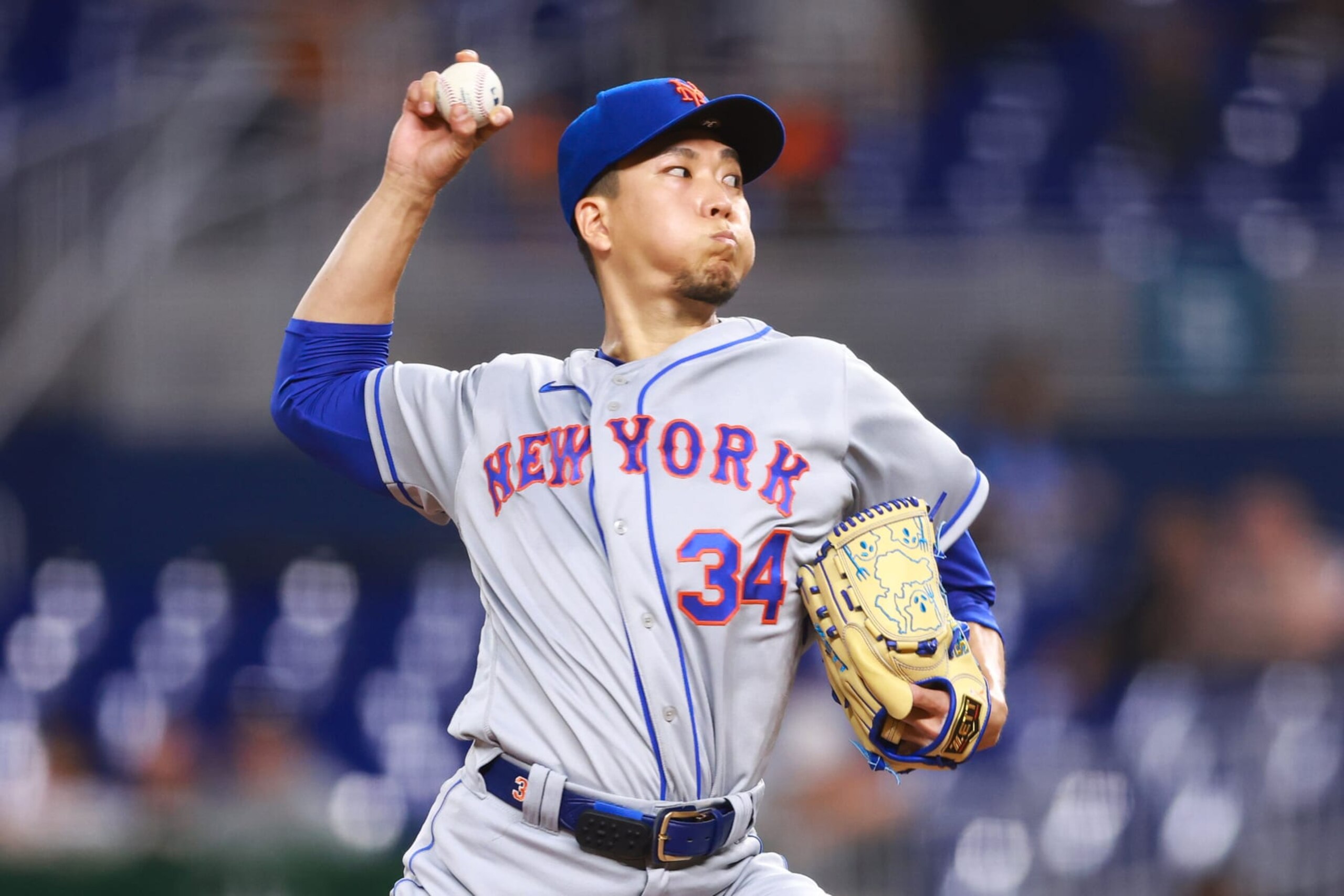 MIAMI, FLORIDA - SEPTEMBER 20: Kodai Senga #34 of the New York Mets pitches against the Miami Marlins during the second inning of the game at loanDepot park on September 20, 2023 in Miami, Florida. (Photo by Megan Briggs/Getty Images) MIAMI, FLORIDA - SEPTEMBER 20: Kodai Senga #34 of the New York Mets pitches against the Miami Marlins during the second inning of the game at loanDepot park on September 20, 2023 in Miami, Florida. (Photo by Megan Briggs/Getty Images)