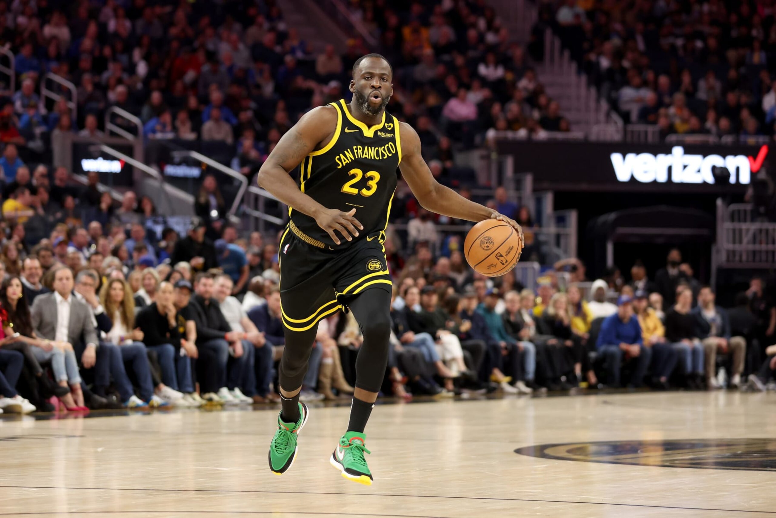 SAN FRANCISCO, CALIFORNIA - FEBRUARY 14: Draymond Green #23 of the Golden State Warriors dribbles the ball against the LA Clippers at Chase Center on February 14, 2024 in San Francisco, California. NOTE TO USER: User expressly acknowledges and agrees that, by downloading and or using this photograph, User is consenting to the terms and conditions of the Getty Images License Agreement. (Photo by Ezra Shaw/Getty Images) SAN FRANCISCO, CALIFORNIA - FEBRUARY 14: Draymond Green #23 of the Golden State Warriors dribbles the ball against the LA Clippers at Chase Center on February 14, 2024 in San Francisco, California. NOTE TO USER: User expressly acknowledges and agrees that, by downloading and or using this photograph, User is consenting to the terms and conditions of the Getty Images License Agreement. (Photo by Ezra Shaw/Getty Images)