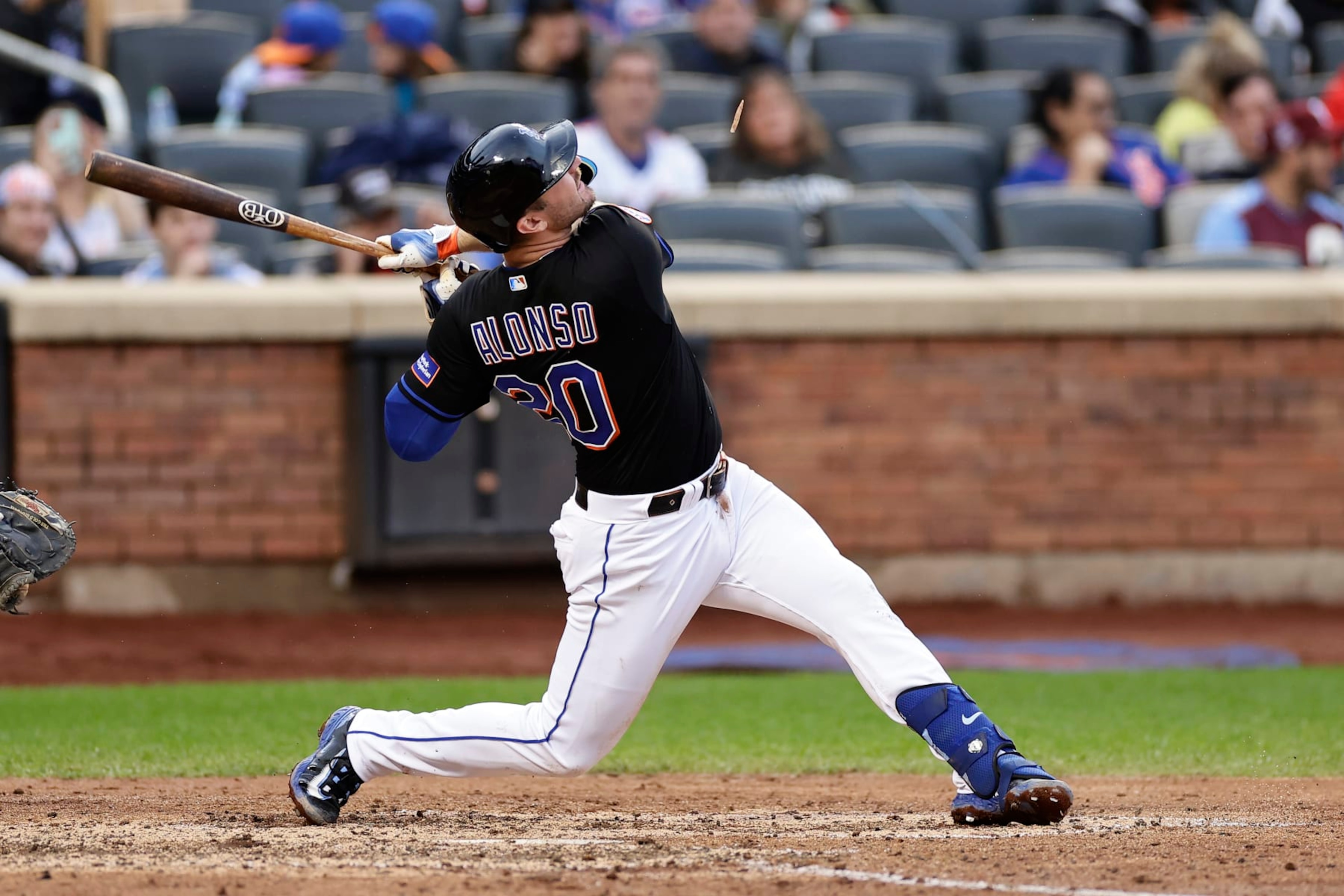 NEW YORK, NY - SEPTEMBER 30: Pete Alonso #20 of the New York Mets in action against the Philadelphia Phillies during the seventh inning of the first game of a doubleheader at Citi Field on September 30, 2023 in New York City. (Photo by Adam Hunger/Getty Images) NEW YORK, NY - SEPTEMBER 30: Pete Alonso #20 of the New York Mets in action against the Philadelphia Phillies during the seventh inning of the first game of a doubleheader at Citi Field on September 30, 2023 in New York City. (Photo by Adam Hunger/Getty Images)