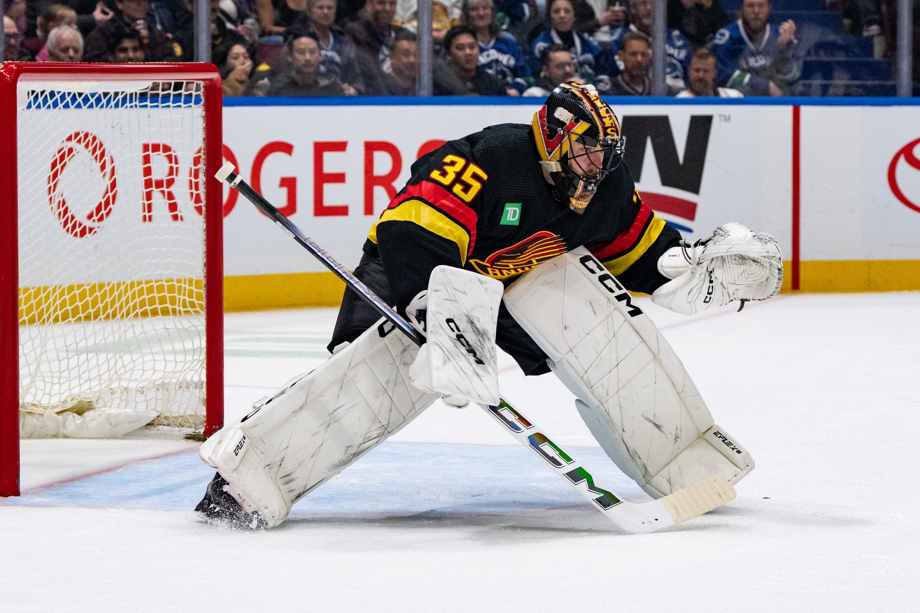 VANCOUVER, BC - JANUARY 27: Vancouver Canucks goaltender Thatcher Demko (35) prepares to make a save during an NHL game between the Columbus Blue Jackets and the Vancouver Canucks on Saturday, January 27, 2024 at Rogers Arena in Vancouver, B.C. (Photo by Ethan Cairns/Icon Sportswire via Getty Images)