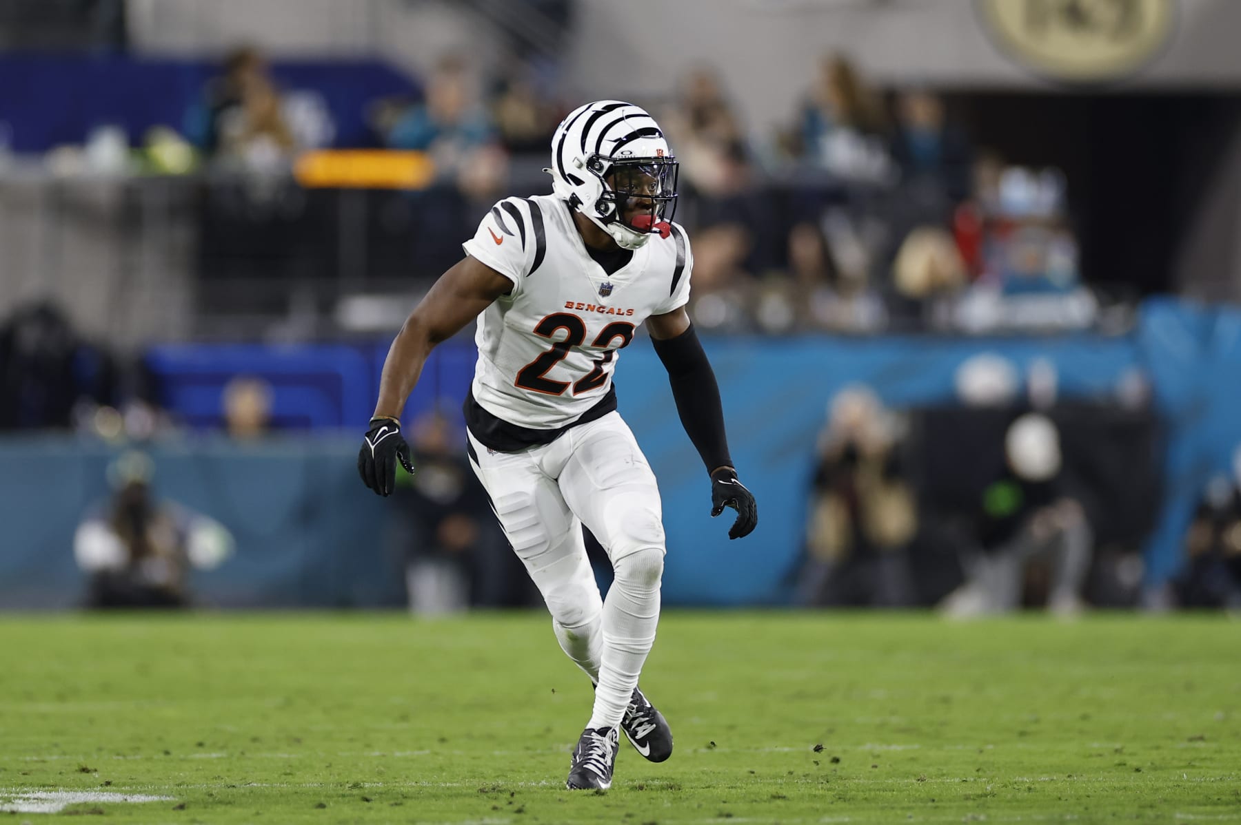 JACKSONVILLE, FL - DECEMBER 04: Cincinnati Bengals cornerback Chidobe Awuzie (22) lines up for a play during the game between the Jacksonville Jaguars and the Cincinnati Bengals on December 4, 2023 at EverBank Stadium in Jacksonville, Fl. (Photo by David Rosenblum/Icon Sportswire via Getty Images)