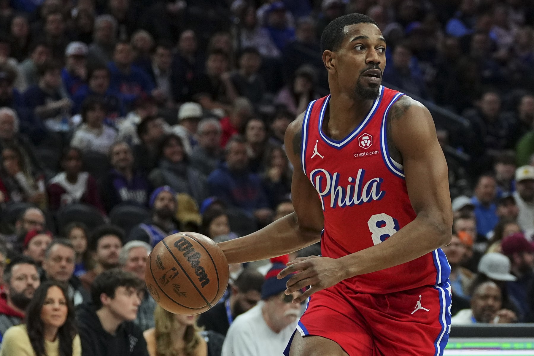 PHILADELPHIA, PENNSYLVANIA - JANUARY 12: De'Anthony Melton #8 of the Philadelphia 76ers dribbles the ball against the Sacramento Kings at the Wells Fargo Center on January 12, 2024 in Philadelphia, Pennsylvania. NOTE TO USER: User expressly acknowledges and agrees that, by downloading and or using this photograph, User is consenting to the terms and conditions of the Getty Images License Agreement. (Photo by Mitchell Leff/Getty Images)