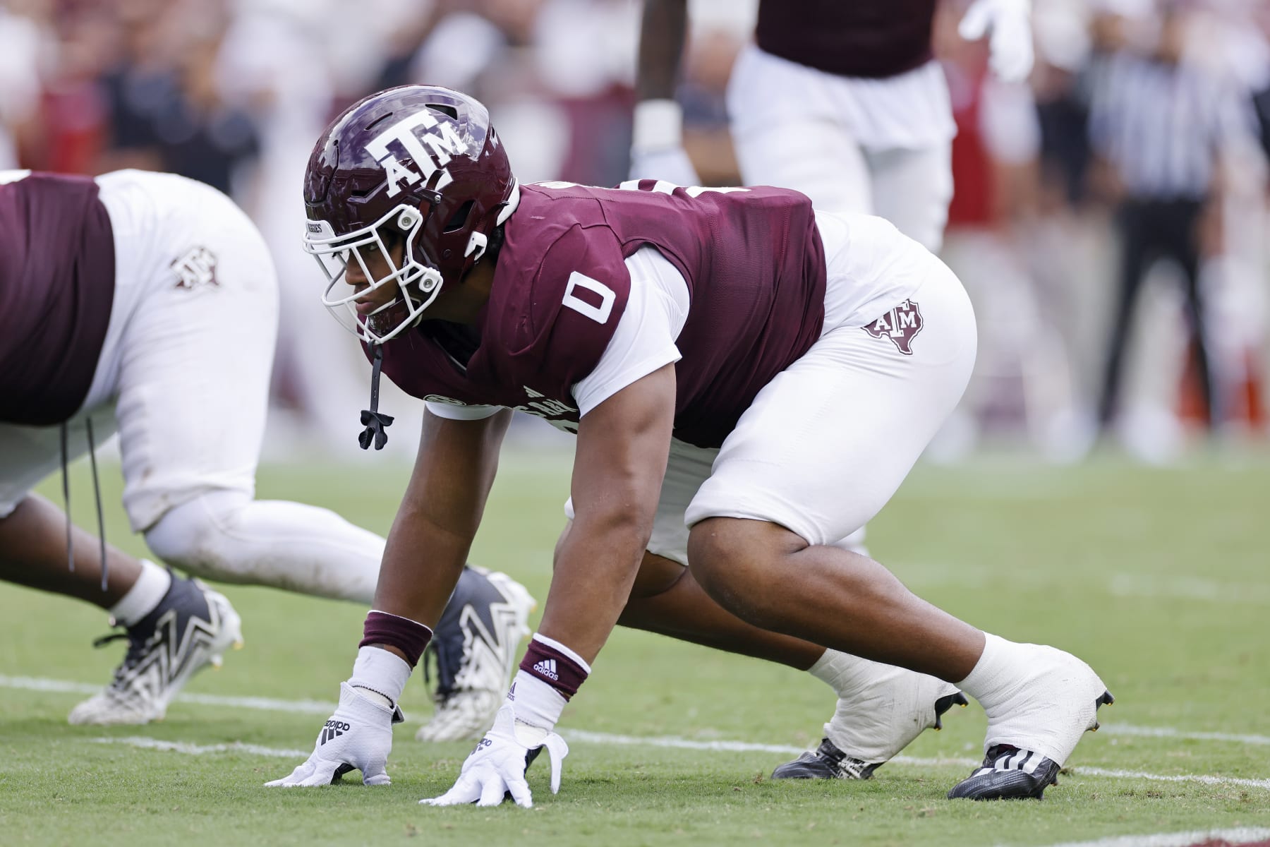 Defensive lineman Walter Nolen has transferred to Ole Miss.