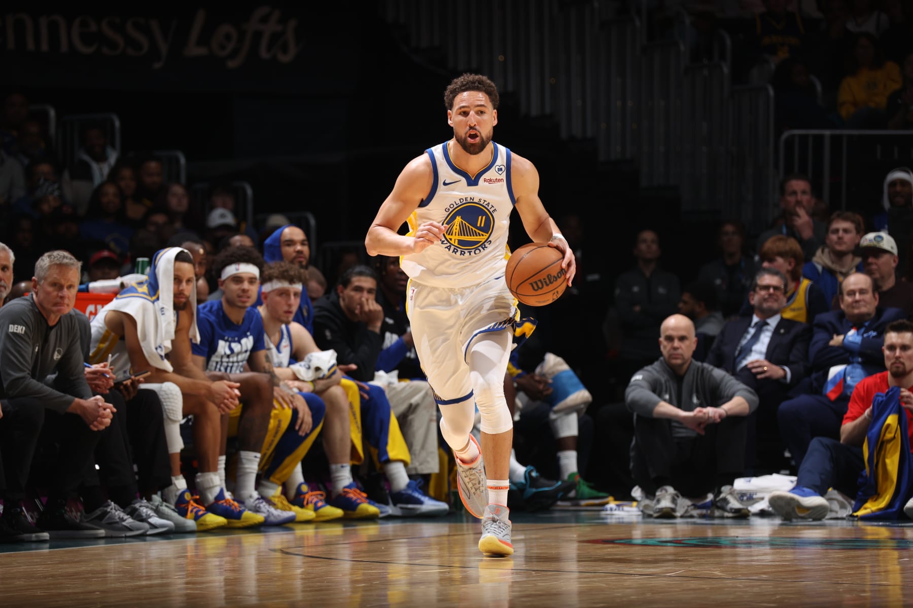 WASHINGTON, DC -  FEBRUARY 27: Klay Thompson #11 of the Golden State Warriors dribbles the ball during the game against the Washington Wizards on February 27, 2024 at Capital One Arena in Washington, DC. NOTE TO USER: User expressly acknowledges and agrees that, by downloading and or using this Photograph, user is consenting to the terms and conditions of the Getty Images License Agreement. Mandatory Copyright Notice: Copyright 2024 NBAE (Photo by Stephen Gosling/NBAE via Getty Images)