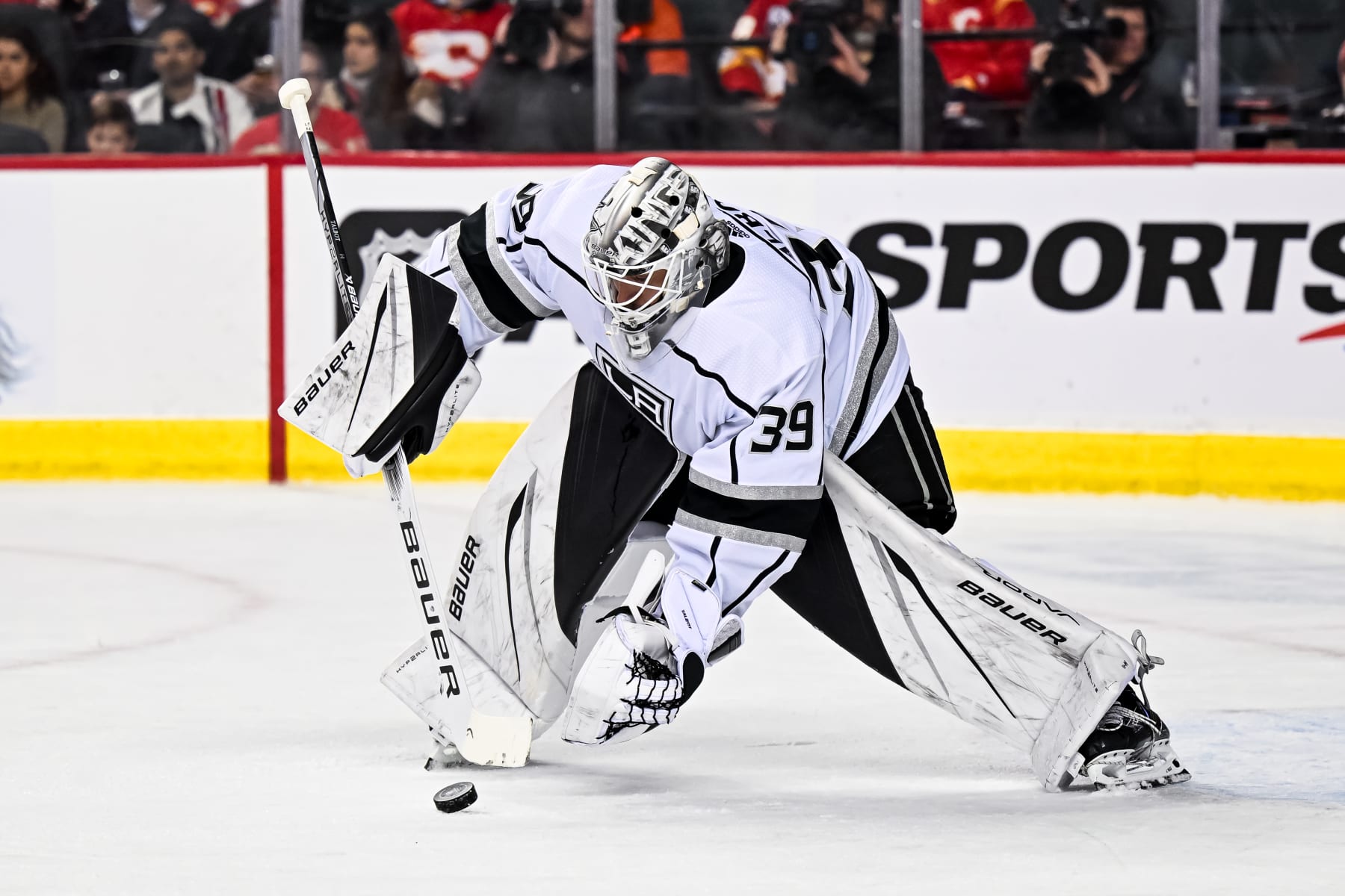 CALGARY, AB - FEBRUARY 27: Los Angeles Kings Goalie Cam Talbot (39) handles the puck during the first period of an NHL game between the Calgary Flames and the Los Angeles Kings on February 27, 2024, at the Scotiabank Saddledome in Calgary, AB. (Photo by Brett Holmes/Icon Sportswire via Getty Images)