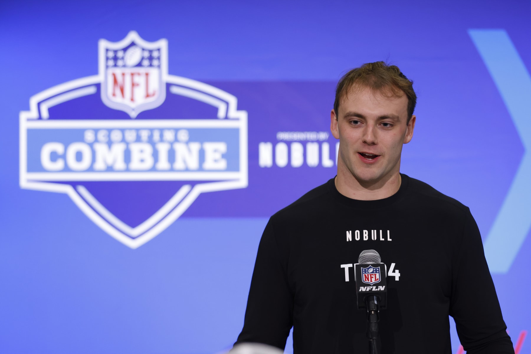 INDIANAPOLIS, INDIANA - FEBRUARY 29: Brock Bowers #TE04 of the Georgia Bulldogs speaks to the media during the 2024 NFL Combine at the Indiana Convention Center on February 29, 2024 in Indianapolis, Indiana. (Photo by Justin Casterline/Getty Images)