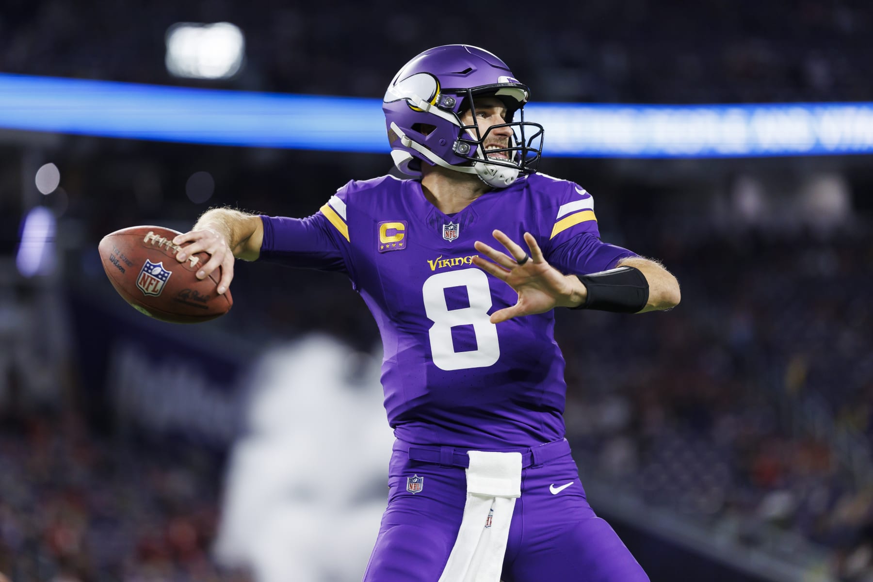 MINNEAPOLIS, MINNESOTA - OCTOBER 23: Kirk Cousins #8 of the Minnesota Vikings looks to throw a pass during pregame warmups before an NFL football game against the San Francisco 49ers at U.S. Bank Stadium  on October 23, 2023 in Minneapolis, Minnesota. (Photo by Ryan Kang/Getty Images)