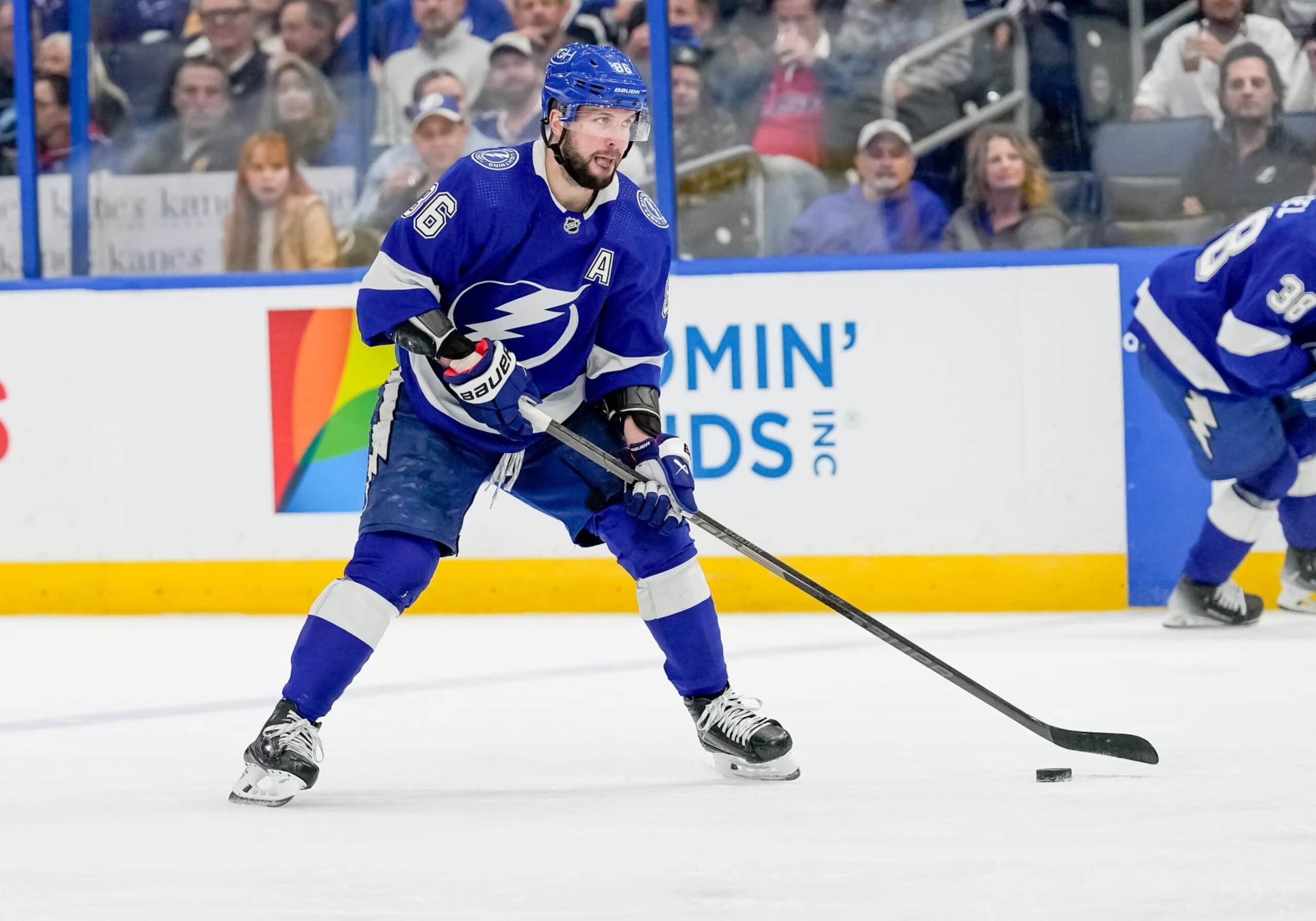 TAMPA, FL - FEBRUARY 29: Tampa Bay Lightning right wing Nikita Kucherov (86) looks to make a pass during the NHL Hockey match between the Tampa Bay Lightning and Buffalo Sabers on February 29th, 2024 at Amalie Arena in Tampa, FL. (Photo by Andrew Bershaw/Icon Sportswire via Getty Images)