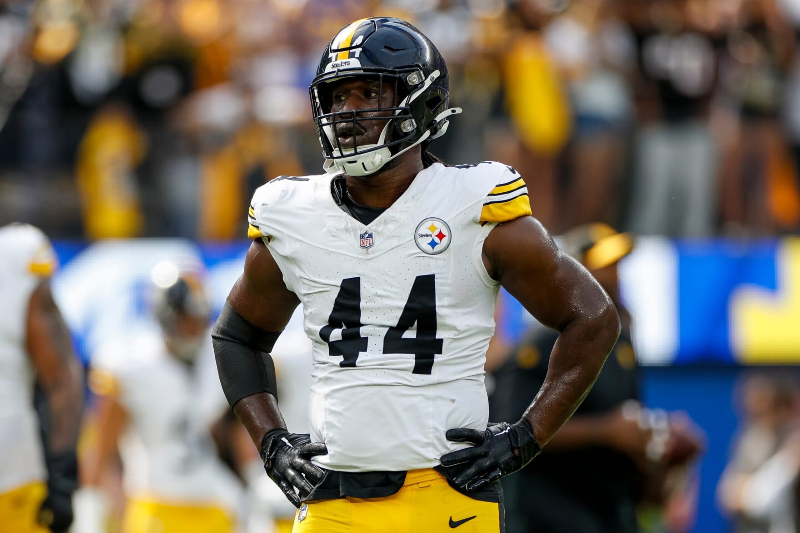 INGLEWOOD, CA - OCTOBER 22: Pittsburgh Steelers linebacker Markus Golden (44) warms ups prior to an NFL regular season game between the Pittsburgh Steelers and the Los Angeles Rams on October 22, 2023, at SoFi Stadium in Inglewood, CA. (Photo by Brandon Sloter/Icon Sportswire via Getty Images) INGLEWOOD, CA - OCTOBER 22: Pittsburgh Steelers linebacker Markus Golden (44) warms ups prior to an NFL regular season game between the Pittsburgh Steelers and the Los Angeles Rams on October 22, 2023, at SoFi Stadium in Inglewood, CA. (Photo by Brandon Sloter/Icon Sportswire via Getty Images)