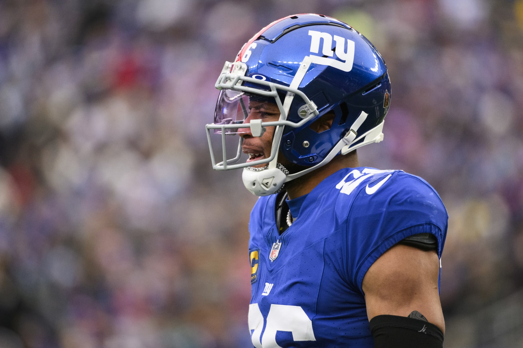 EAST RUTHERFORD, NEW JERSEY - DECEMBER 31:  Saquon Barkley #26 of the New York Giants reacts to a play during the first half against the Los Angeles Rams at MetLife Stadium on December 31, 2023 in East Rutherford, New Jersey. (Photo by Mike Lawrence/Getty Images)