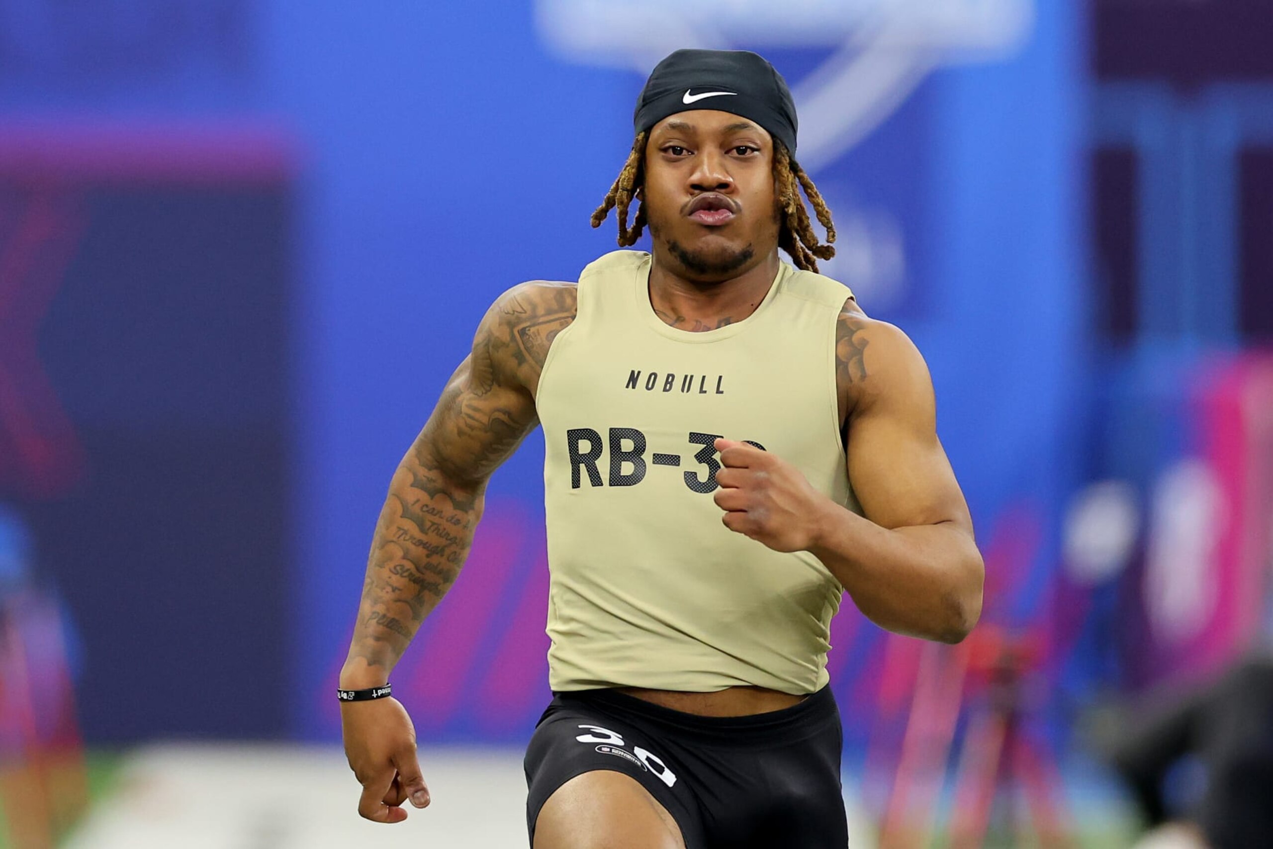 INDIANAPOLIS, INDIANA - MARCH 02: Jaylen Wright #RB30 of Tennessee participates in the 40-yard dash during the NFL Combine at Lucas Oil Stadium on March 02, 2024 in Indianapolis, Indiana. (Photo by Stacy Revere/Getty Images)