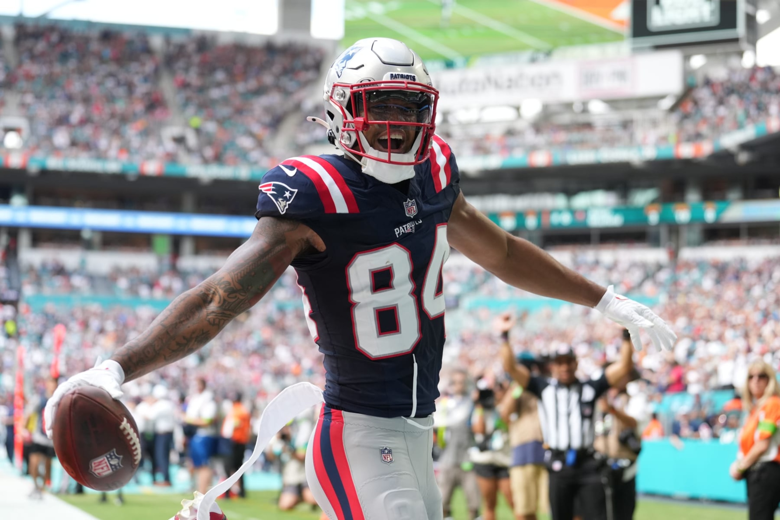 MIAMI GARDENS, FL - OCTOBER 29: New England Patriots wide receiver Kendrick Bourne (84) dances after his touchdown catch and run in the first half during the game between the New England Patriots and the Miami Dolphins on Sunday, October 29, 2023 at Hard Rock Stadium, Miami Gardens, Fla. (Photo by Peter Joneleit/Icon Sportswire via Getty Images)