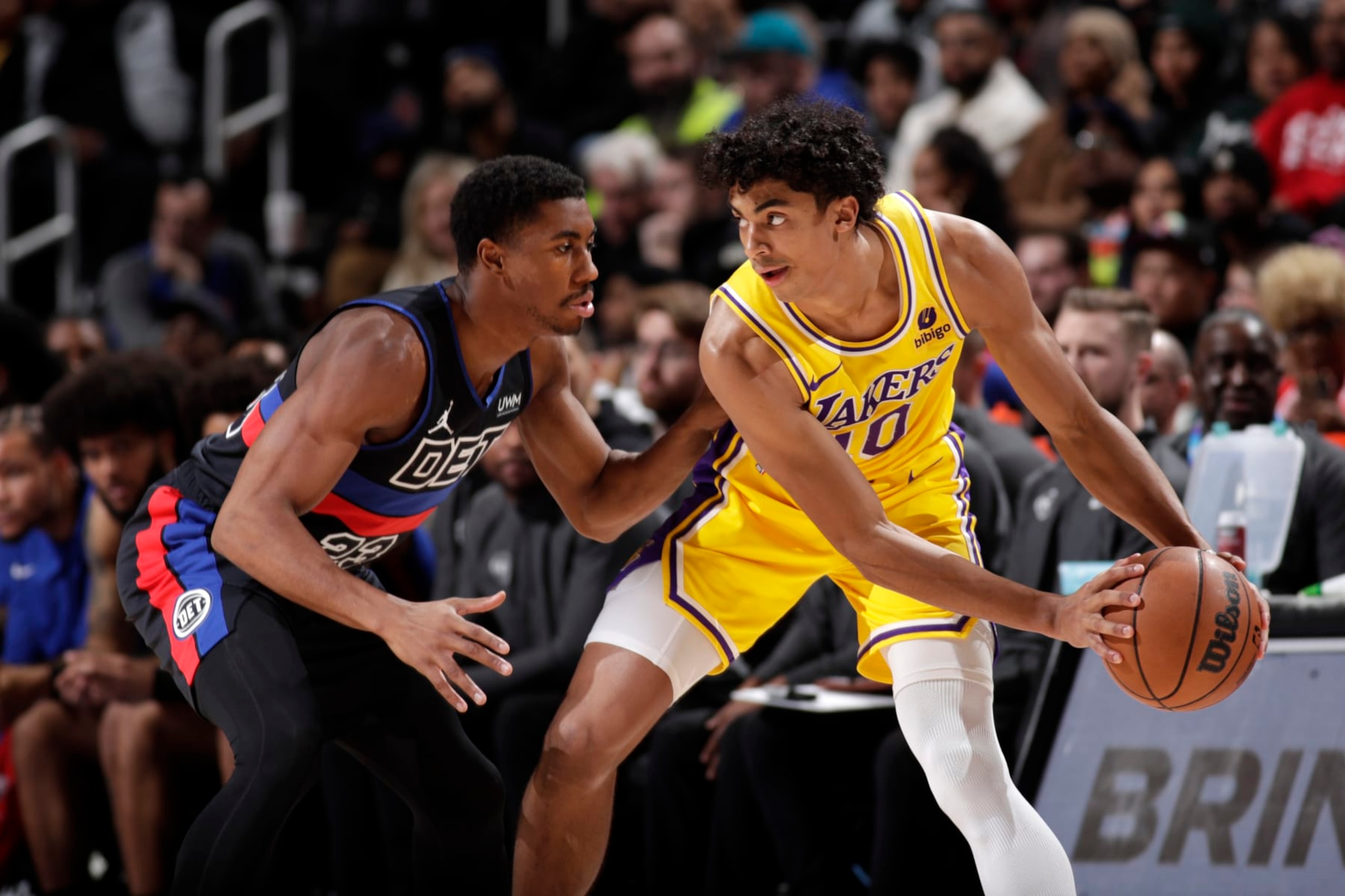 DETROIT, MI - NOVEMBER 29: Max Christie #10 of the Los Angeles Lakers handles the ball during the game against the Detroit Pistons on November 29, 2023 at Little Caesars Arena in Detroit, Michigan. NOTE TO USER: User expressly acknowledges and agrees that, by downloading and/or using this photograph, User is consenting to the terms and conditions of the Getty Images License Agreement. Mandatory Copyright Notice: Copyright 2023 NBAE (Photo by Brian Sevald/NBAE via Getty Images)