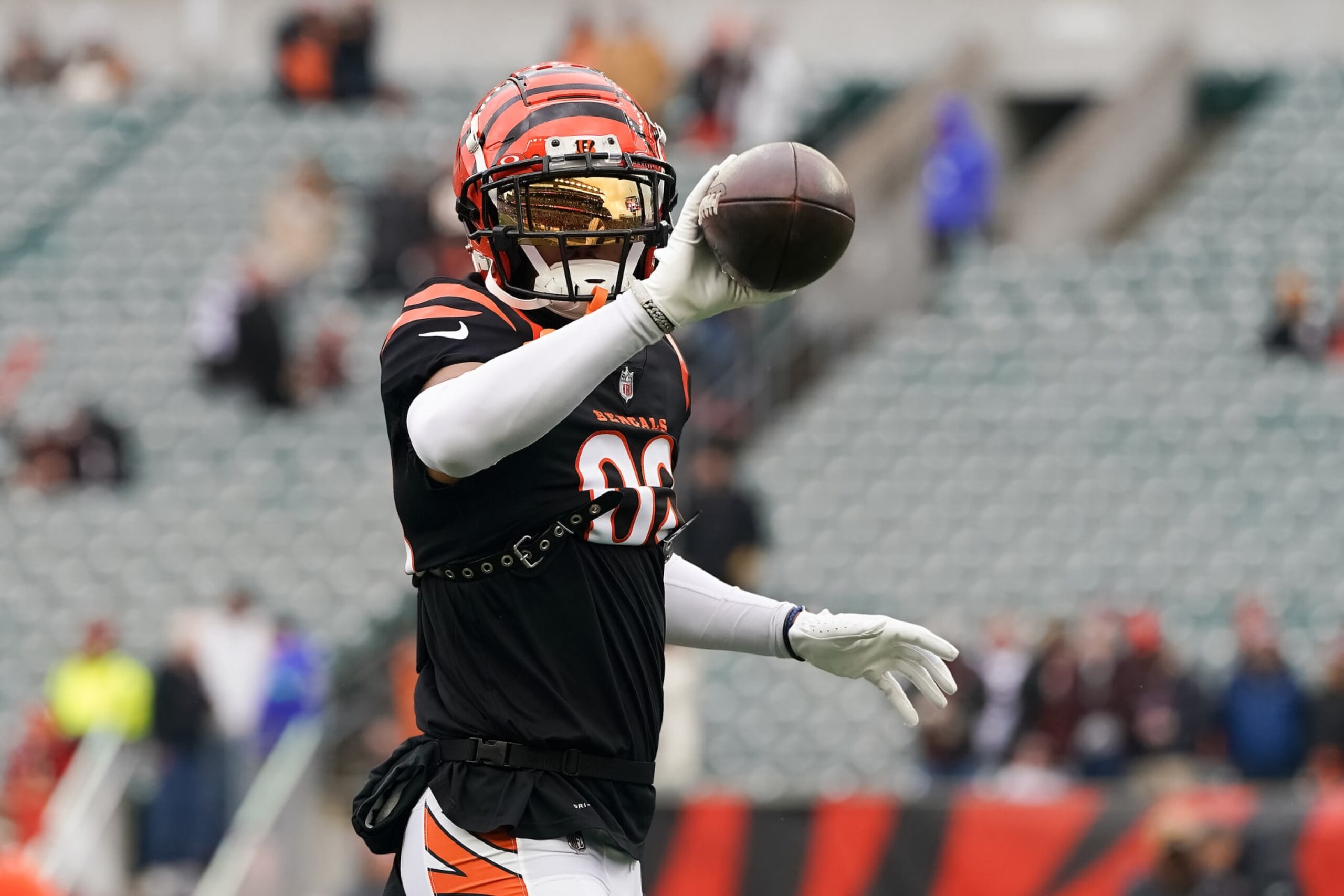 CINCINNATI, OHIO - JANUARY 07: Tyler Boyd #83 of the Cincinnati Bengals warms up before the game against the Cleveland Browns at Paycor Stadium on January 07, 2024 in Cincinnati, Ohio. (Photo by Dylan Buell/Getty Images)