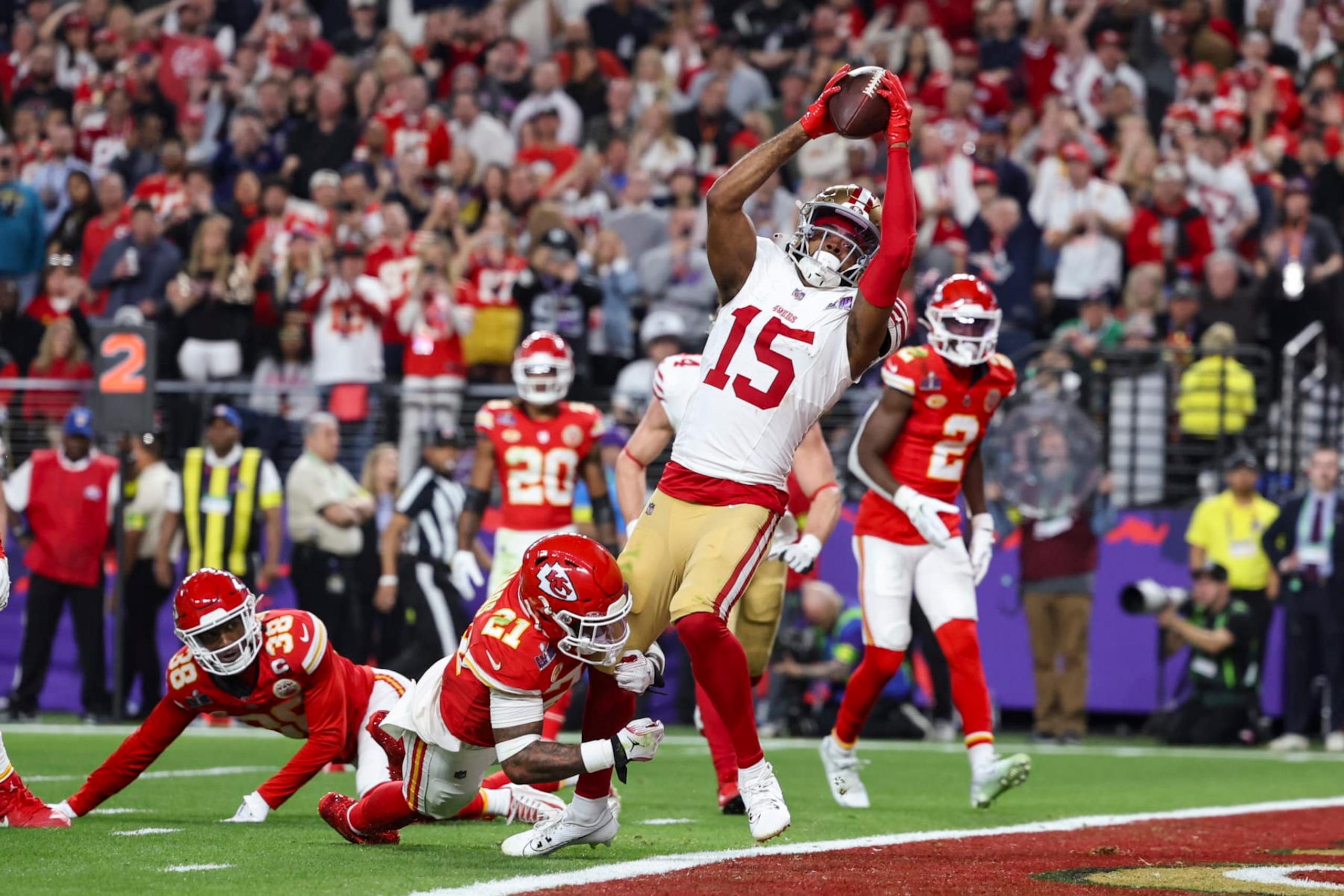 LAS VEGAS, NV - FEBRUARY 11: Jauan Jennings #15 of the San Francisco 49ers makes a catch to score a touchdown during Super Bowl LVIII against the Kansas City Chiefs at Allegiant Stadium on February 11, 2024 in Las Vegas, NV. (Photo by Perry Knotts/Getty Images)