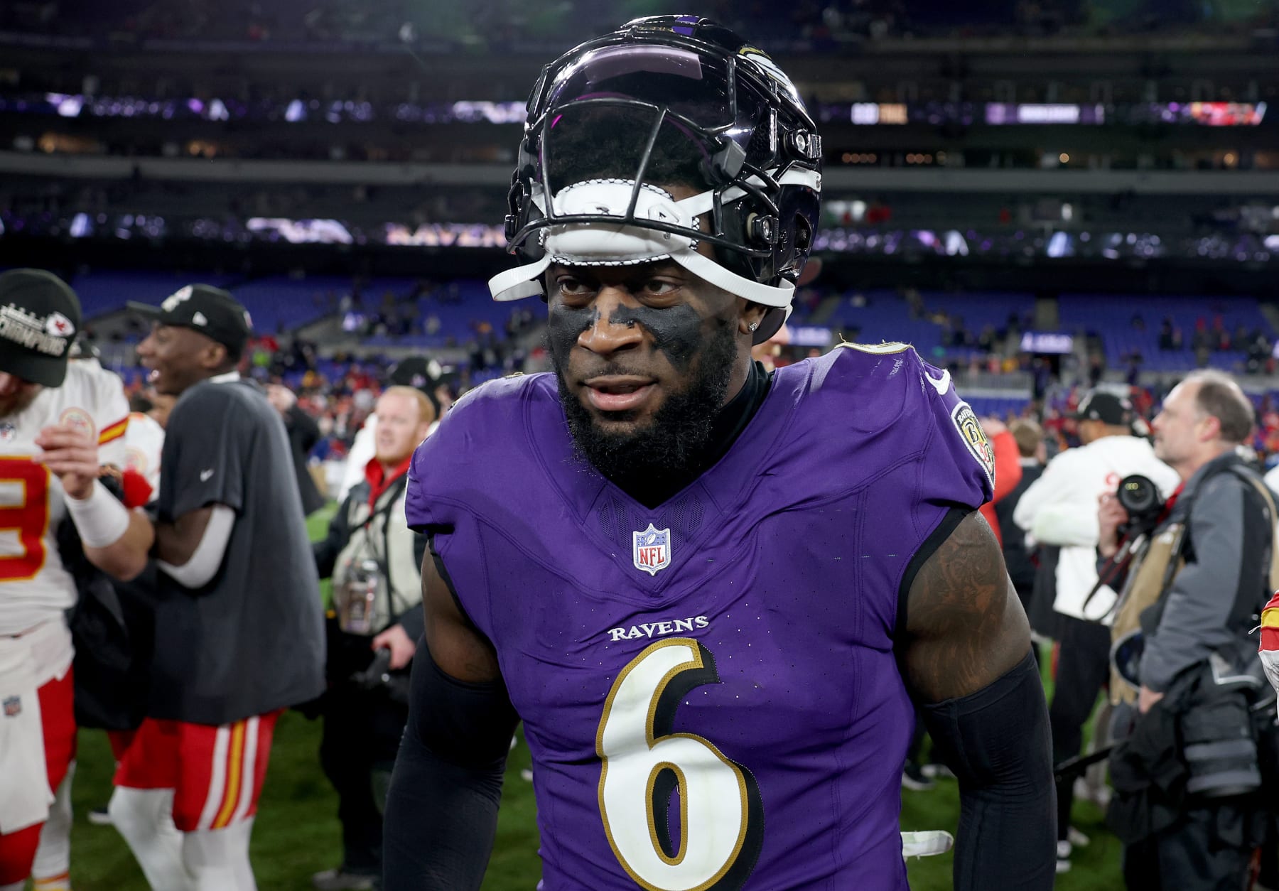 BALTIMORE, MARYLAND - JANUARY 28: Patrick Queen #6 of the Baltimore Ravens reacts after a 17-10 defeat against the Kansas City Chiefs in the AFC Championship Game at M&T Bank Stadium on January 28, 2024 in Baltimore, Maryland. (Photo by Patrick Smith/Getty Images)