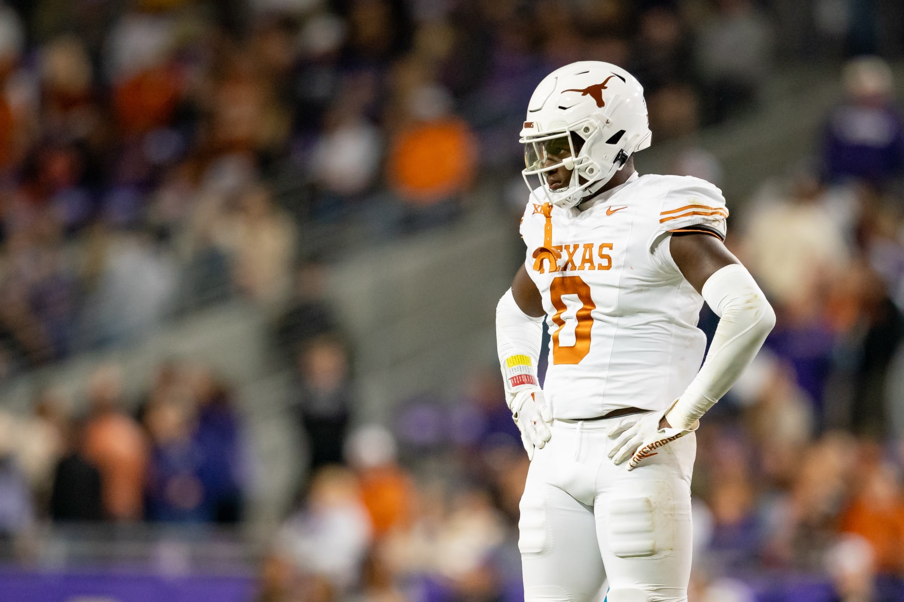 FORT WORTH, TX - NOVEMBER 11: Texas Longhorns linebacker Anthony Hill Jr. (0) looks to the sideline during a game between the Texas Longhorns and TCU Horned Frogs college football game on November 11, 2023 at Amon G. Carter Stadium in Fort Worth, TX. (Photo by Chris Leduc/Icon Sportswire via Getty Images)