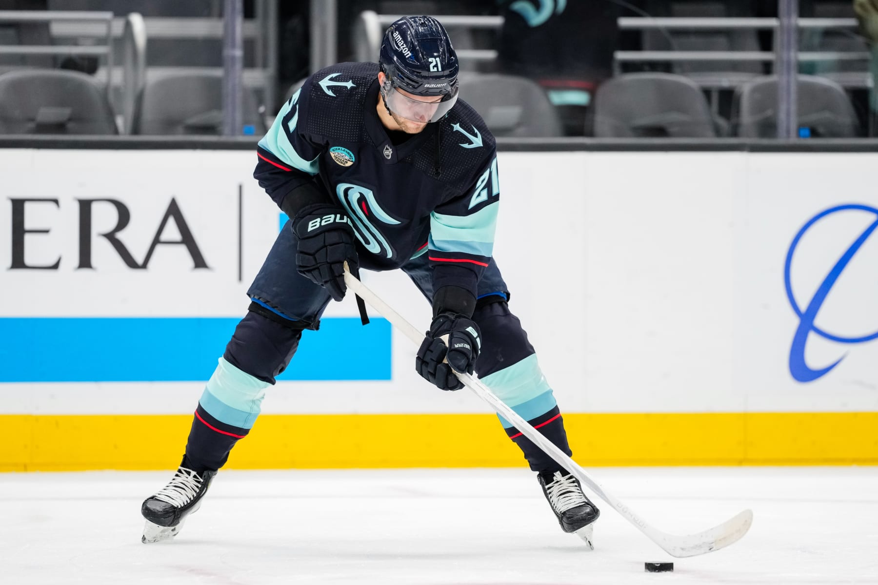 SEATTLE, WASHINGTON - FEBRUARY 29: Alex Wennberg #21 of the Seattle Kraken warms up ahead of a game against the Pittsburgh Penguins at Climate Pledge Arena on February 29, 2024 in Seattle, Washington. (Photo by Christopher Mast/NHLI via Getty Images)