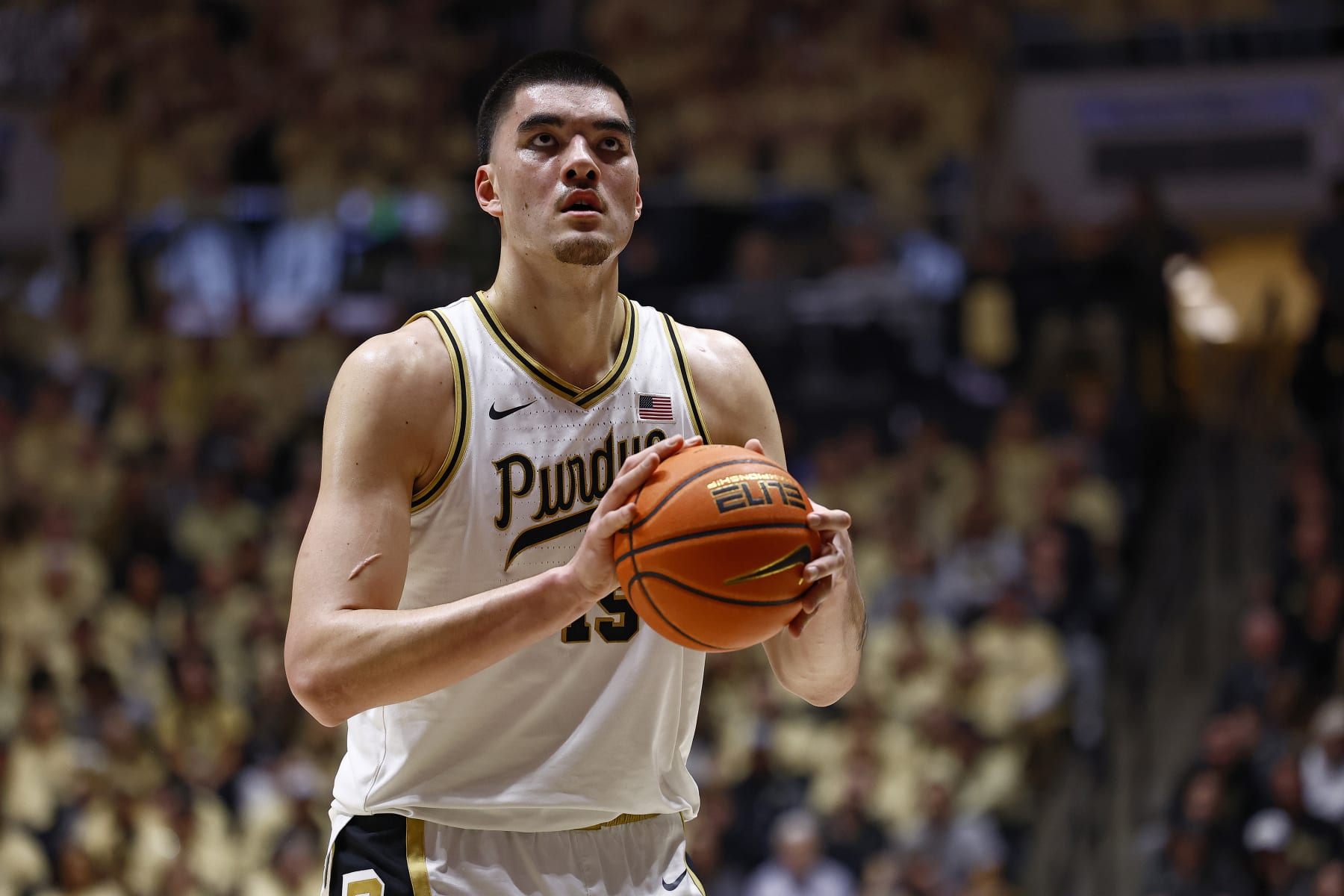WEST LAFAYETTE, IN - MARCH 02: Purdue Boilermakers center Zach Edey (15) prepares to take his free throw attempt during a mens college basketball game between the Michigan State Spartans and the Purdue Boilermakers on March 02, 2024 at Mackey Arena in West Lafayette, IN.  (Photo by Jeffrey Brown/Icon Sportswire via Getty Images)