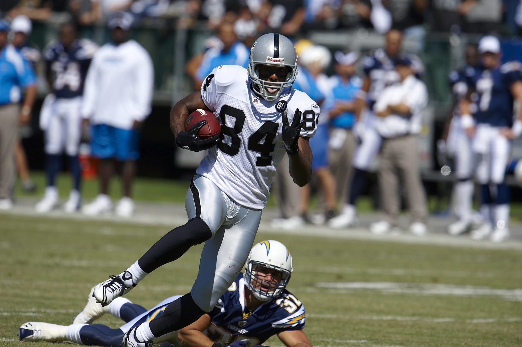 Football: Oakland Raiders Javon Walker (84) in action, rushing vs San Diego Chargers. Oakland, CA 9/28/2008 CREDIT: John W. McDonough (Photo by John W. McDonough /Sports Illustrated via Getty Images) (Set Number: X81142 TK1 R1 F17 )