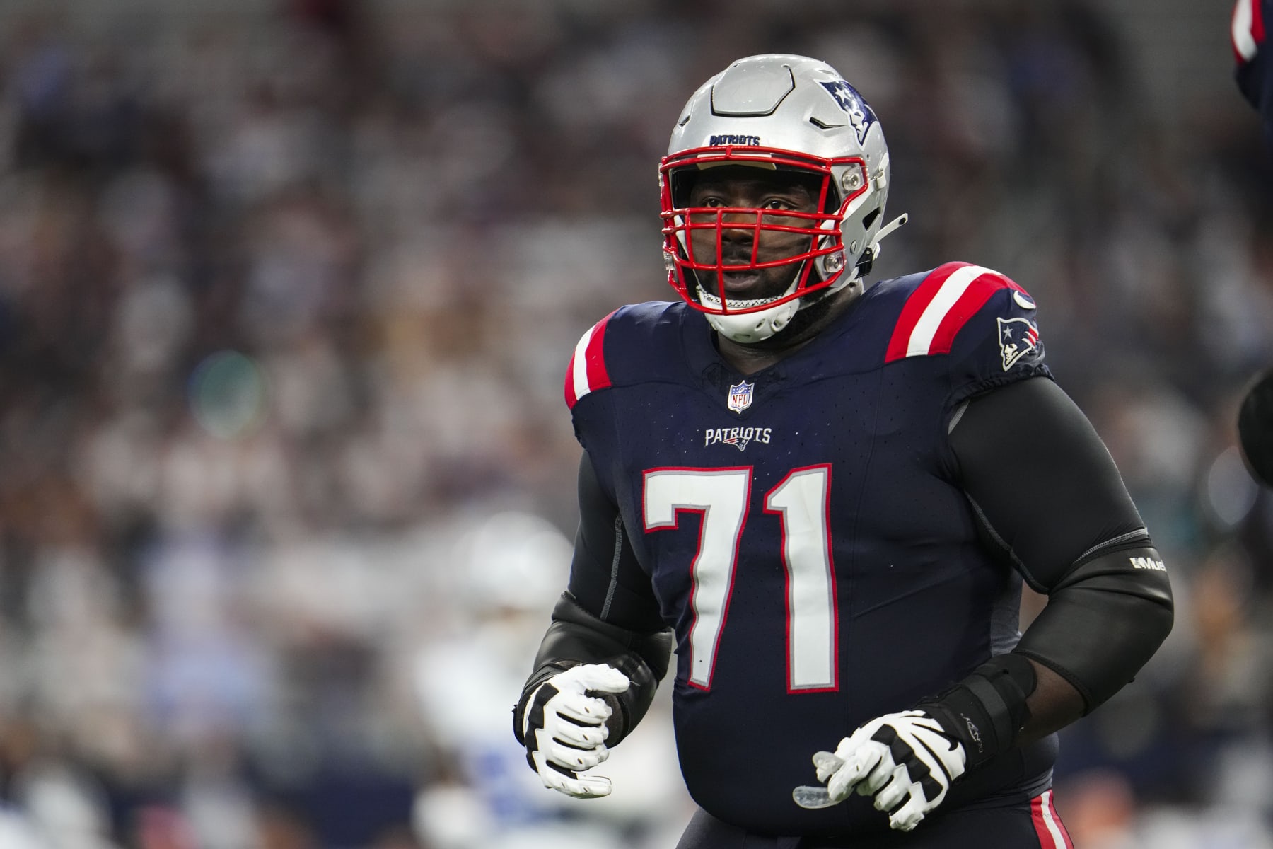 Patriots OL Mike Onwenu