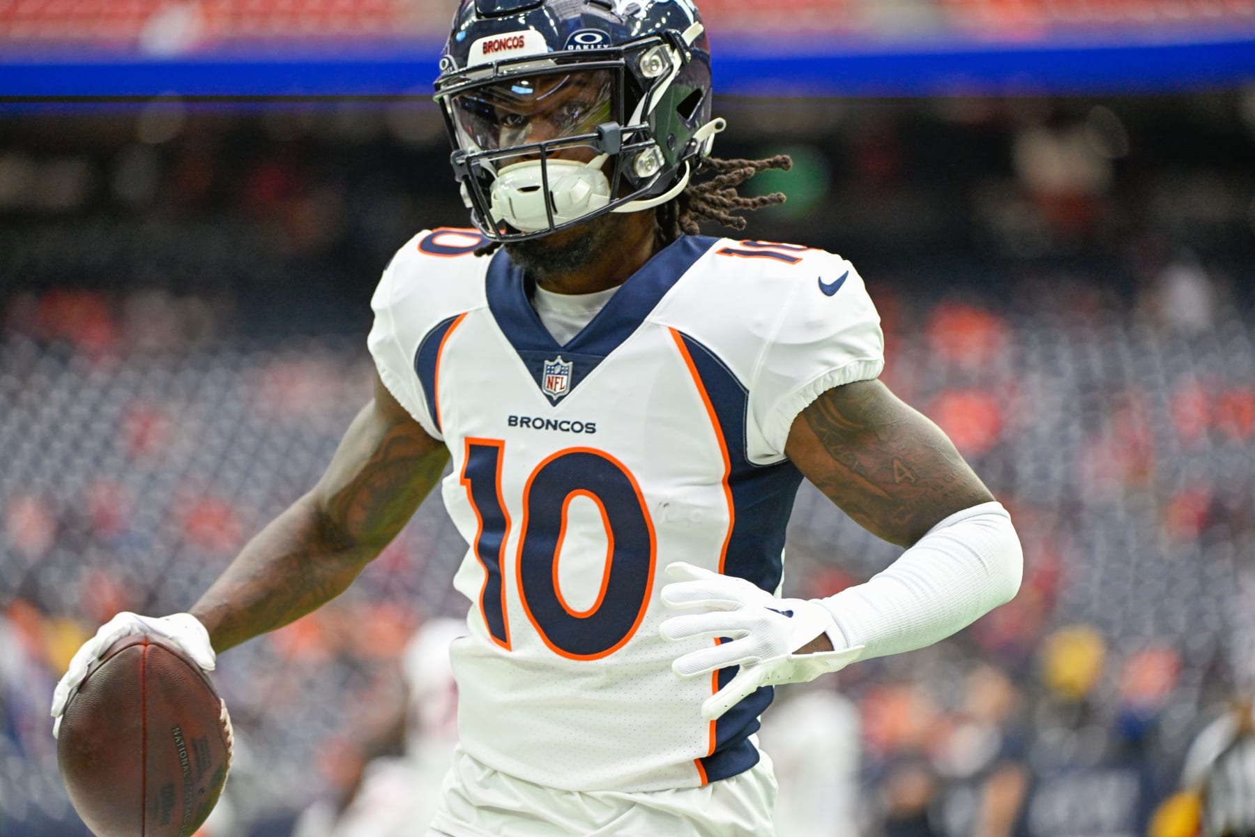 HOUSTON, TX - DECEMBER 03: Denver Broncos wide receiver Jerry Jeudy (10) warms up before the football game between the Denver Broncos and Houston Texans at NRG Stadium on December 3, 2023 in Houston, Texas. (Photo by Ken Murray/Icon Sportswire via Getty Images)