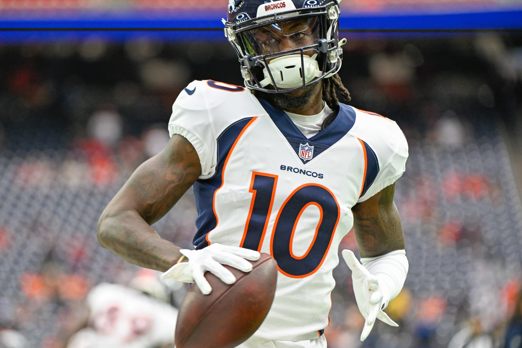 HOUSTON, TX - DECEMBER 03: Denver Broncos wide receiver Jerry Jeudy (10) warms up before the football game between the Denver Broncos and Houston Texans at NRG Stadium on December 3, 2023 in Houston, Texas. (Photo by Ken Murray/Icon Sportswire via Getty Images)