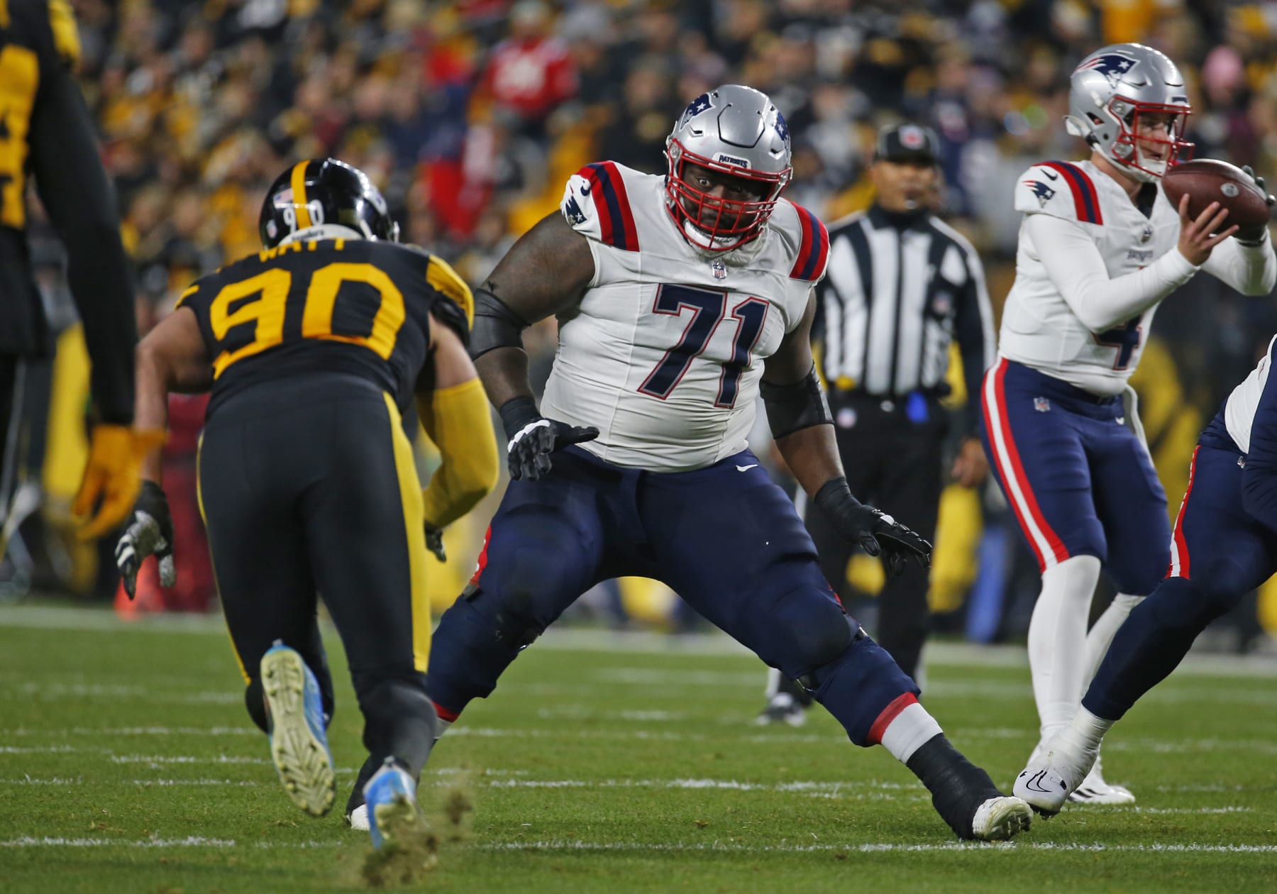 PITTSBURGH, PA - DECEMBER 07:  Mike Onwenu #71 of the New England Patriots in action against the Pittsburgh Steelers on December 7, 2023 at Acrisure Stadium in Pittsburgh, Pennsylvania.  (Photo by Justin K. Aller/Getty Images)