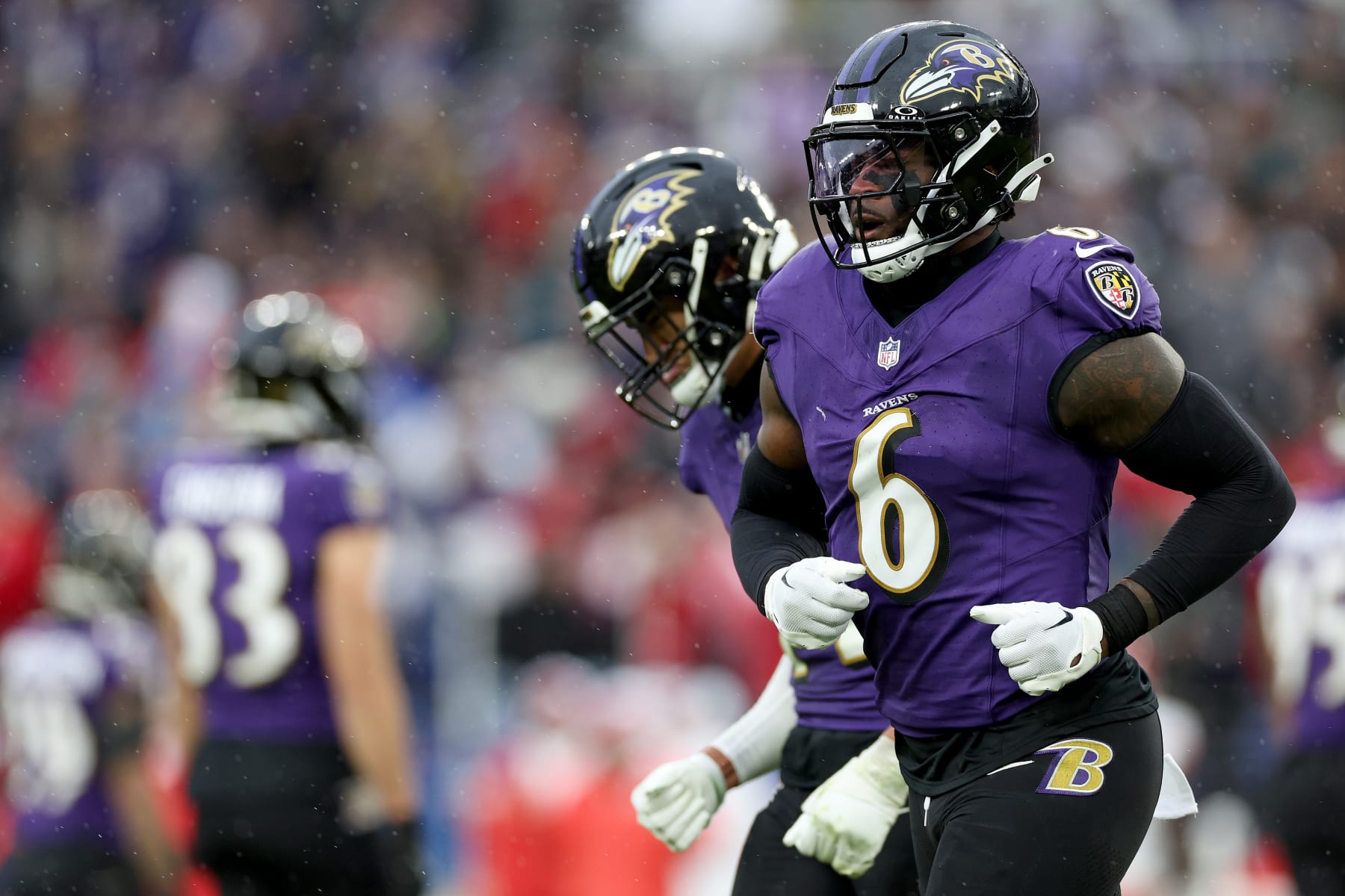 BALTIMORE, MARYLAND - JANUARY 28: Patrick Queen #6 of the Baltimore Ravens runs off the field during the second quarter against the Kansas City Chiefs in the AFC Championship Game at M&T Bank Stadium on January 28, 2024 in Baltimore, Maryland. (Photo by Patrick Smith/Getty Images)