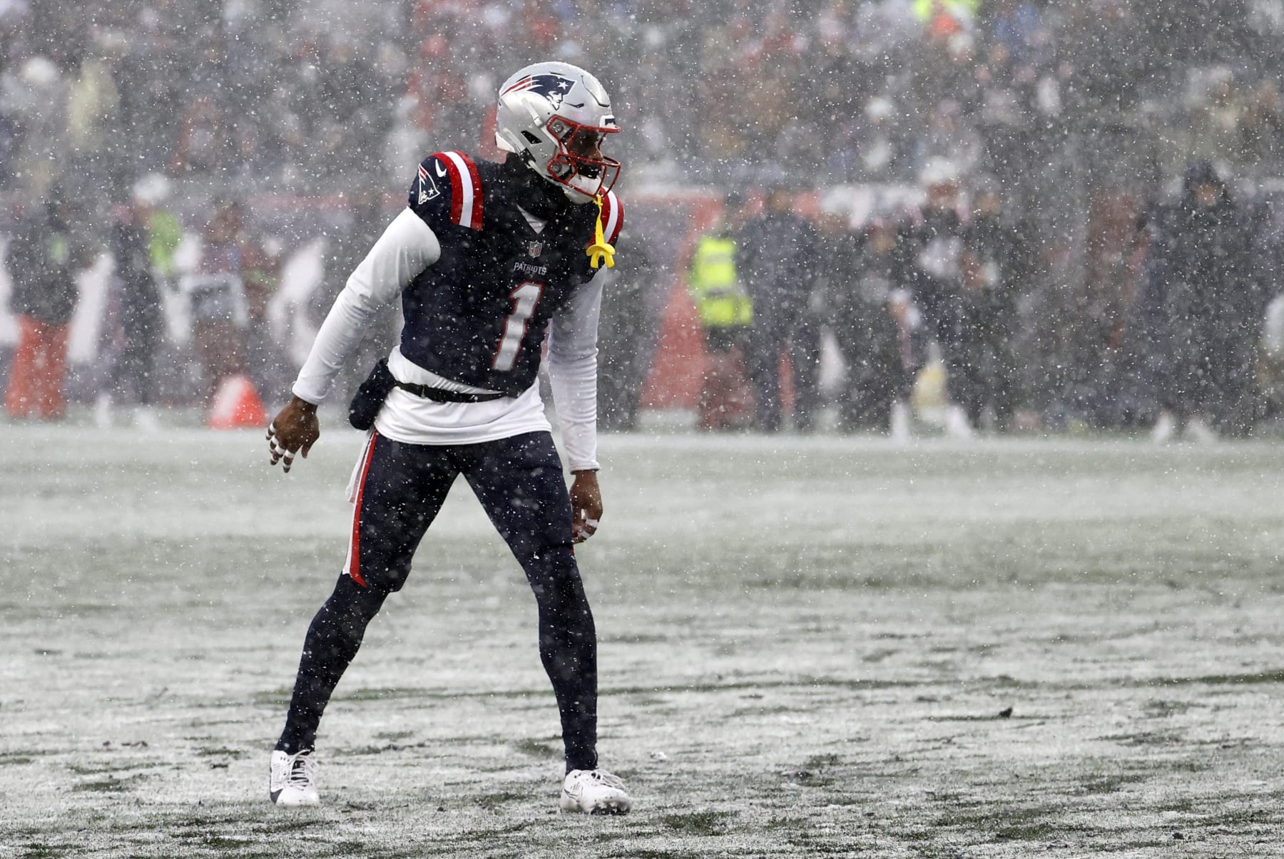 FOXBOROUGH, MA - JANUARY 07: New England Patriots wide receiver DeVante Parker (1) lines up during a game between the New England Patriots and the New York Jets on January 7, 2024, at Gillette Stadium in Foxborough, Massachusetts. (Photo by Fred Kfoury III/Icon Sportswire via Getty Images)