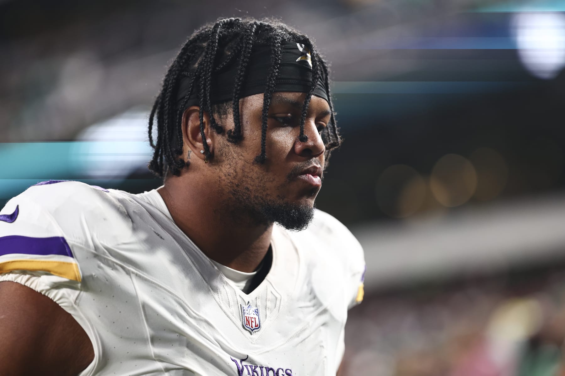 PHILADELPHIA, PA - SEPTEMBER 14: Marcus Davenport #0 of the Minnesota Vikings walks to the tunnel during halftime of an NFL football game against the Philadelphia Eagles at Lincoln Financial Field on September 14, 2023 in Philadelphia, Pennsylvania. (Photo by Kevin Sabitus/Getty Images) PHILADELPHIA, PA - SEPTEMBER 14: Marcus Davenport #0 of the Minnesota Vikings walks to the tunnel during halftime of an NFL football game against the Philadelphia Eagles at Lincoln Financial Field on September 14, 2023 in Philadelphia, Pennsylvania. (Photo by Kevin Sabitus/Getty Images)