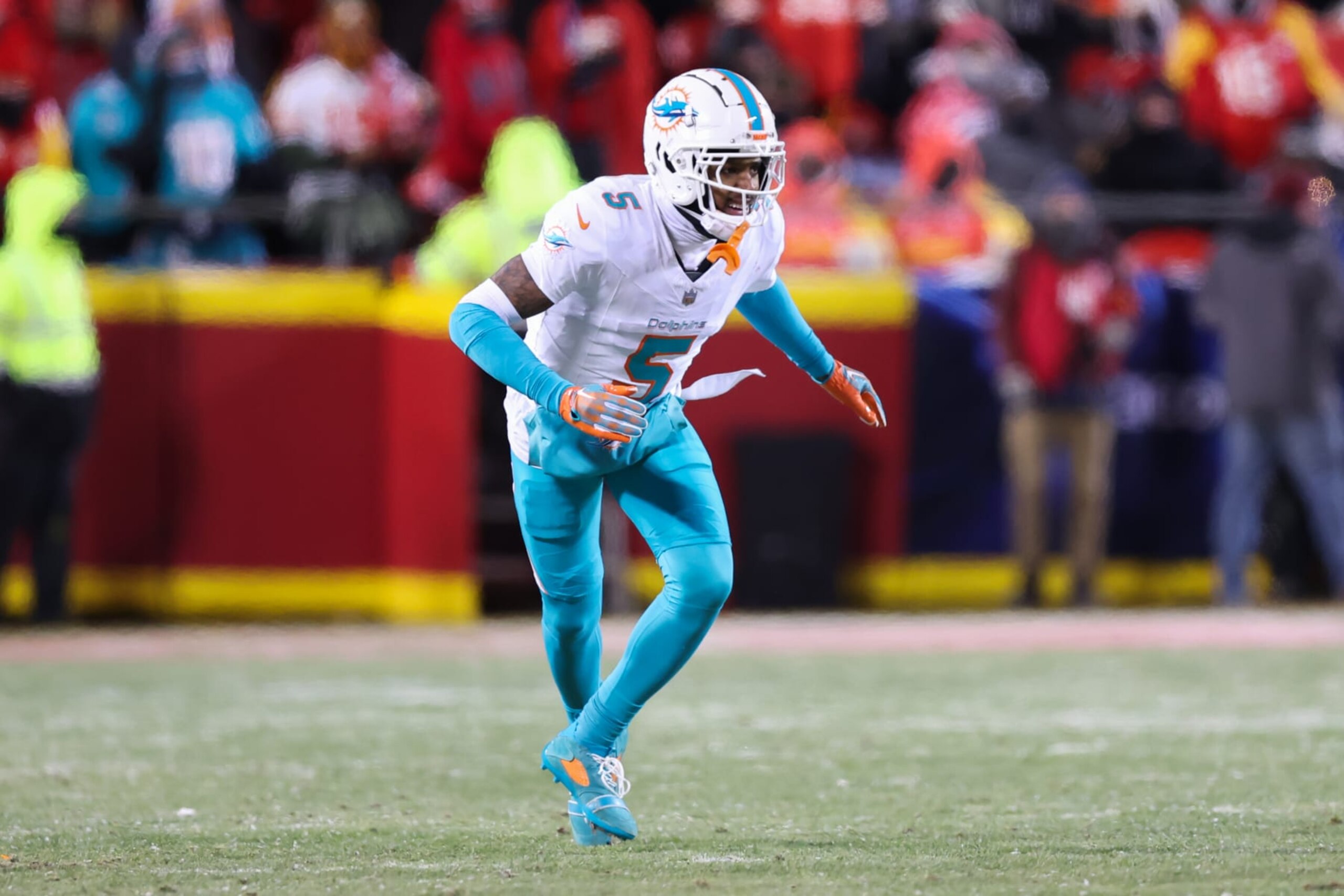 KANSAS CITY, MO - JANUARY 13: Miami Dolphins cornerback Jalen Ramsey (5) in the third quarter of an AFC Wild Card playoff game between the Miami Dolphins and Kansas City Chiefs on Jan 13, 2024 at GEHA Field at Arrowhead Stadium in Kansas City, MO. (Photo by Scott Winters/Icon Sportswire via Getty Images)