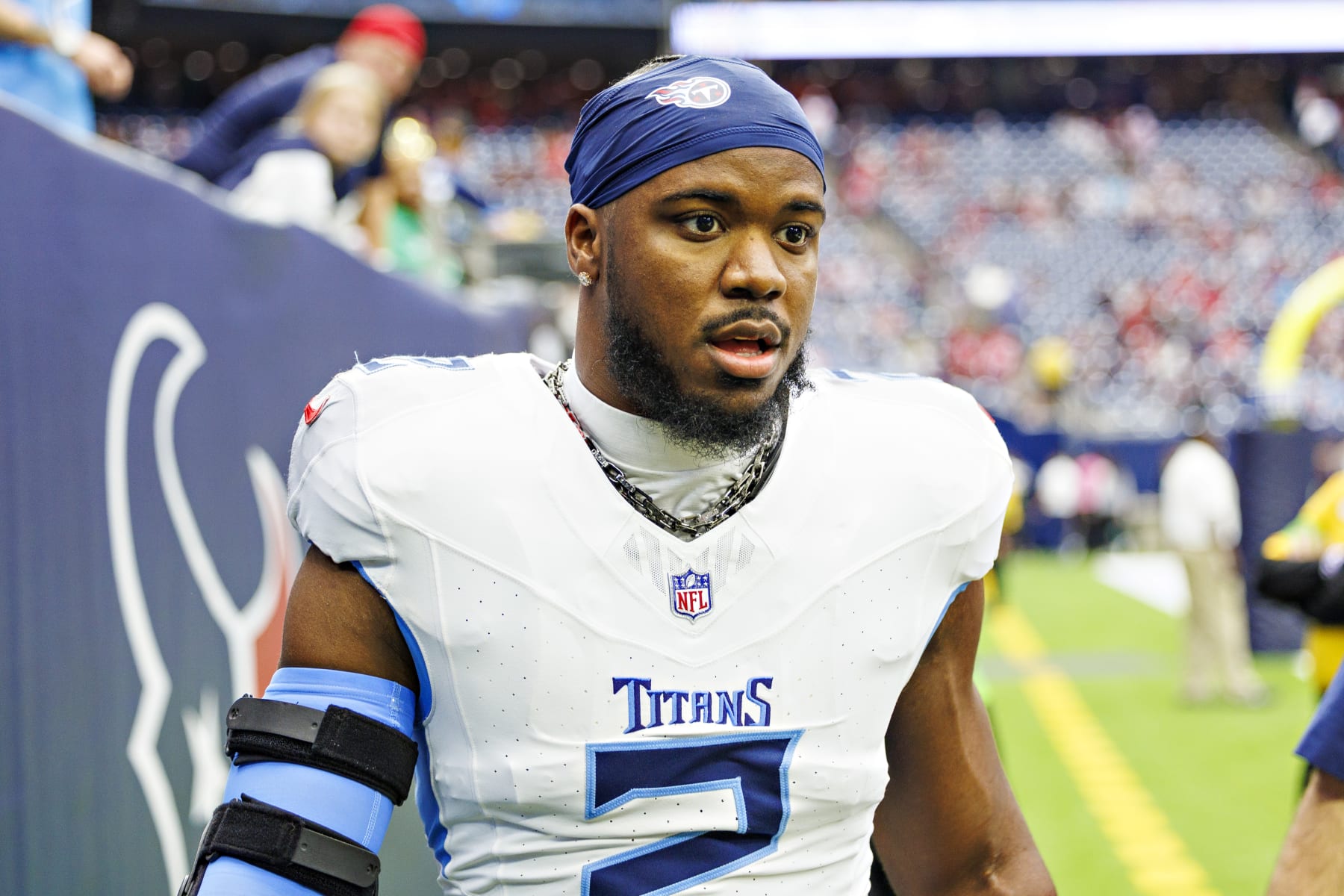 HOUSTON, TEXAS - DECEMBER 31: Azeez Al-Shaair #2 of the Tennessee Titans on the field before the game against the Houston Texans at NRG Stadium on December 31, 2023 in Houston, Texas. The Texans defeated the Titans 26-3. (Photo by Wesley Hitt/Getty Images) HOUSTON, TEXAS - DECEMBER 31: Azeez Al-Shaair #2 of the Tennessee Titans on the field before the game against the Houston Texans at NRG Stadium on December 31, 2023 in Houston, Texas. The Texans defeated the Titans 26-3. (Photo by Wesley Hitt/Getty Images)