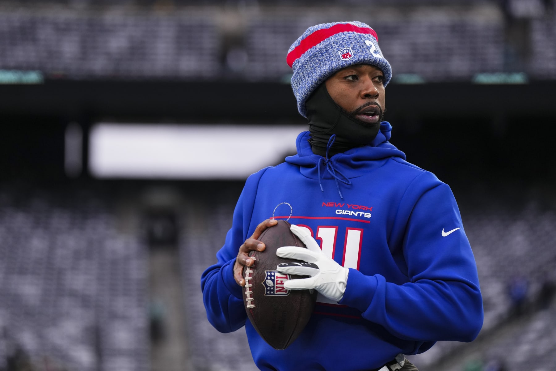 EAST RUTHERFORD, NJ - JANUARY 07: Tyrod Taylor #2 of the New York Giants warms up prior to an NFL football game against the Philadelphia Eagles at MetLife Stadium on January 7, 2024 in East Rutherford, New Jersey. (Photo by Cooper Neill/Getty Images)