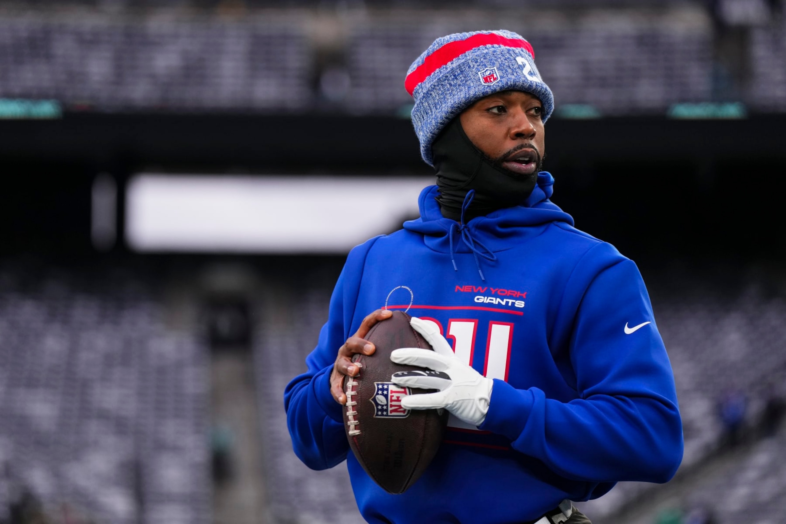 EAST RUTHERFORD, NJ - JANUARY 07: Tyrod Taylor #2 of the New York Giants warms up prior to an NFL football game against the Philadelphia Eagles at MetLife Stadium on January 7, 2024 in East Rutherford, New Jersey. (Photo by Cooper Neill/Getty Images)