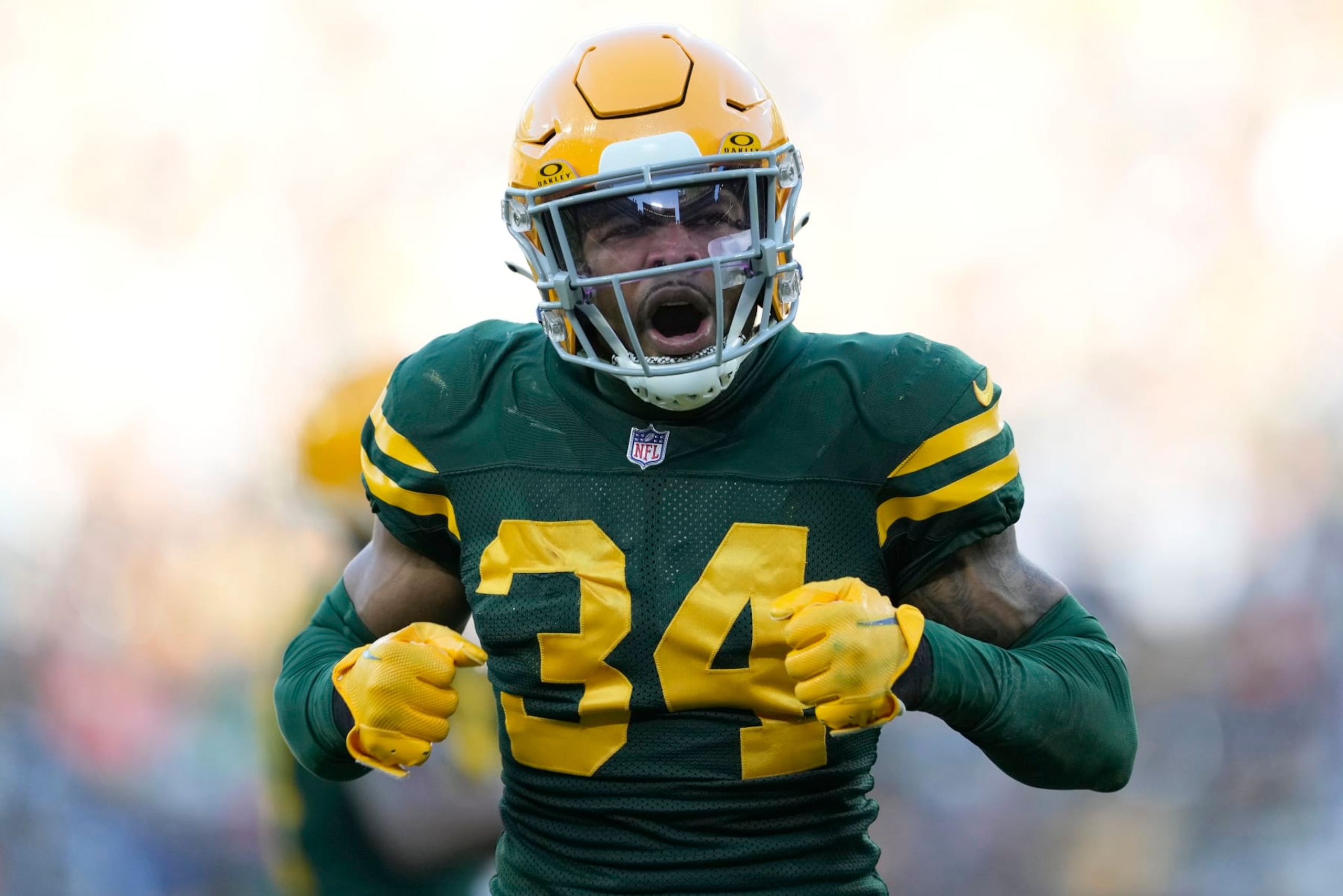 GREEN BAY, WISCONSIN - NOVEMBER 19: Jonathan Owens #34 of the Green Bay Packers celebrates in the fourth quarter against the Los Angeles Chargers at Lambeau Field on November 19, 2023 in Green Bay, Wisconsin. (Photo by Patrick McDermott/Getty Images)