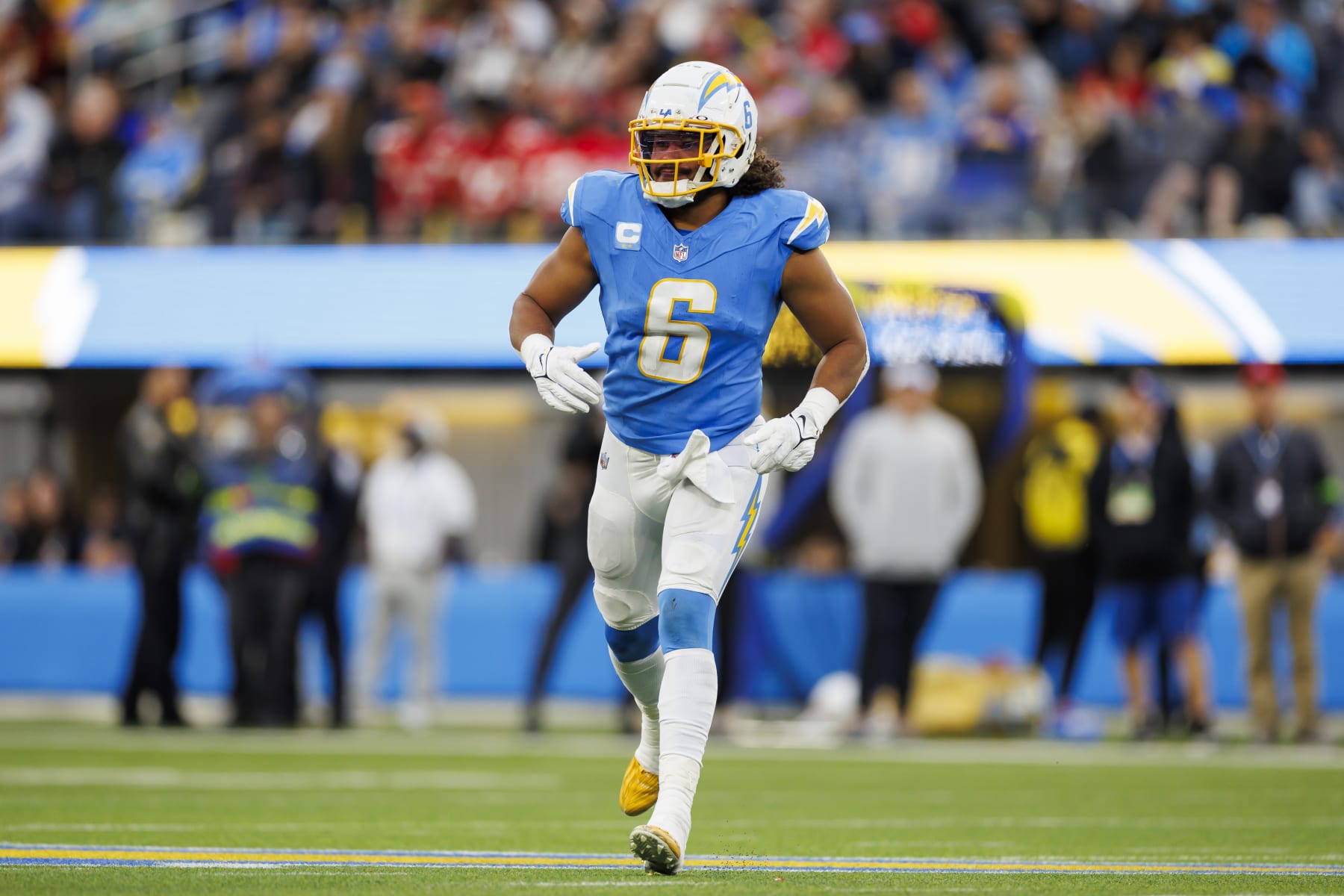 INGLEWOOD, CALIFORNIA - JANUARY 07: Eric Kendricks #6 of the Los Angeles Chargers defends in coverage during an NFL football game against the Kansas City Chiefs at SoFi Stadium on January 7, 2024 in Inglewood, California. (Photo by Ryan Kang/Getty Images) INGLEWOOD, CALIFORNIA - JANUARY 07: Eric Kendricks #6 of the Los Angeles Chargers defends in coverage during an NFL football game against the Kansas City Chiefs at SoFi Stadium on January 7, 2024 in Inglewood, California. (Photo by Ryan Kang/Getty Images)