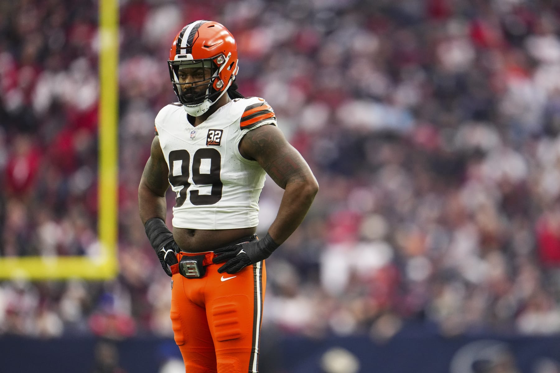 Browns Edge Za'Darius Smith