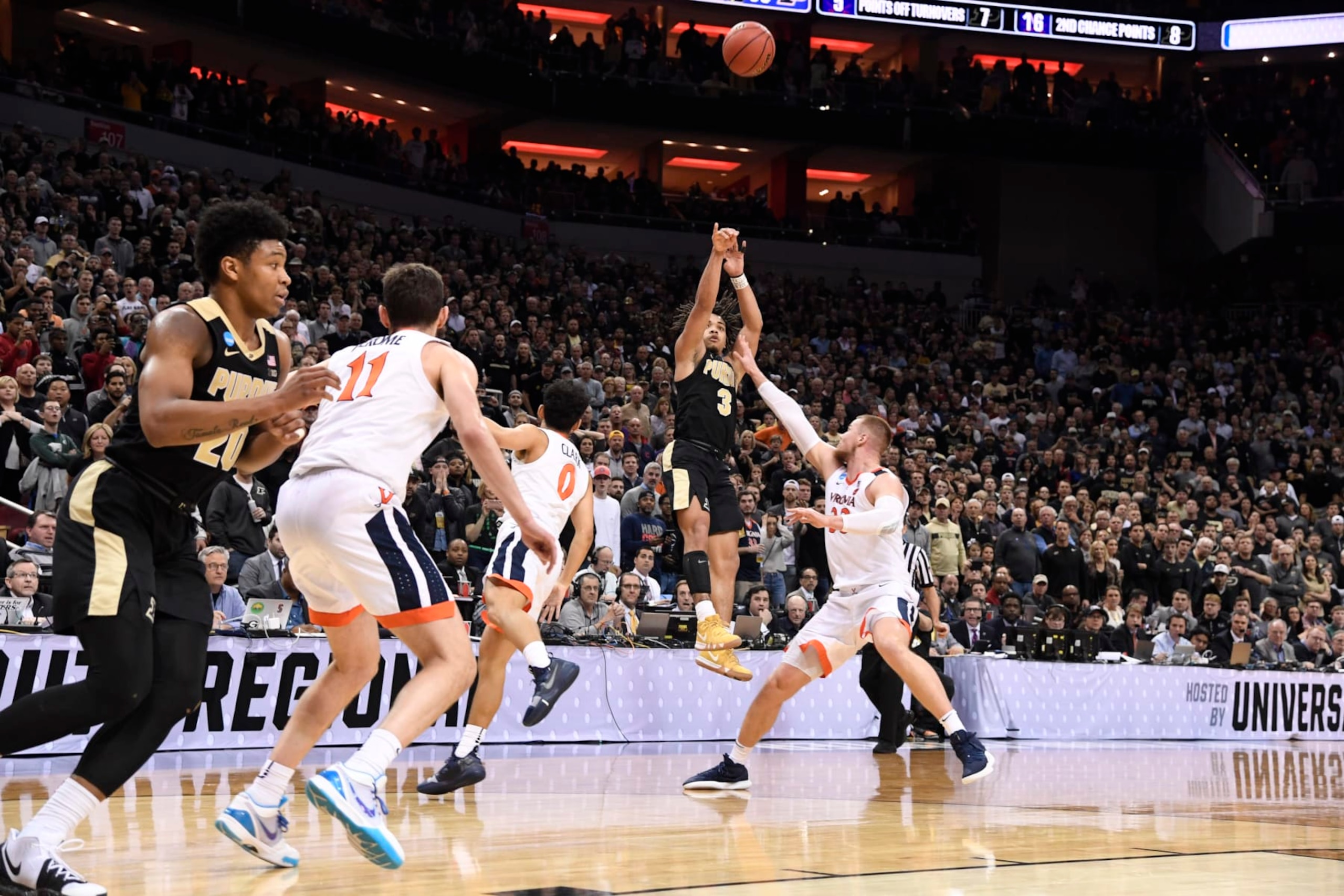 College Basketball: NCAA Playoffs: Purdue Carsen Edwards (3) in action, shooting vs Virginia at KFC Yum Center.
Louisville, KY 3/30/2019
CREDIT: Greg Nelson (Photo by Greg Nelson /Sports Illustrated via Getty Images)
(Set Number: X162576 TK1 ) College Basketball: NCAA Playoffs: Purdue Carsen Edwards (3) in action, shooting vs Virginia at KFC Yum Center.
Louisville, KY 3/30/2019
CREDIT: Greg Nelson (Photo by Greg Nelson /Sports Illustrated via Getty Images)
(Set Number: X162576 TK1 )