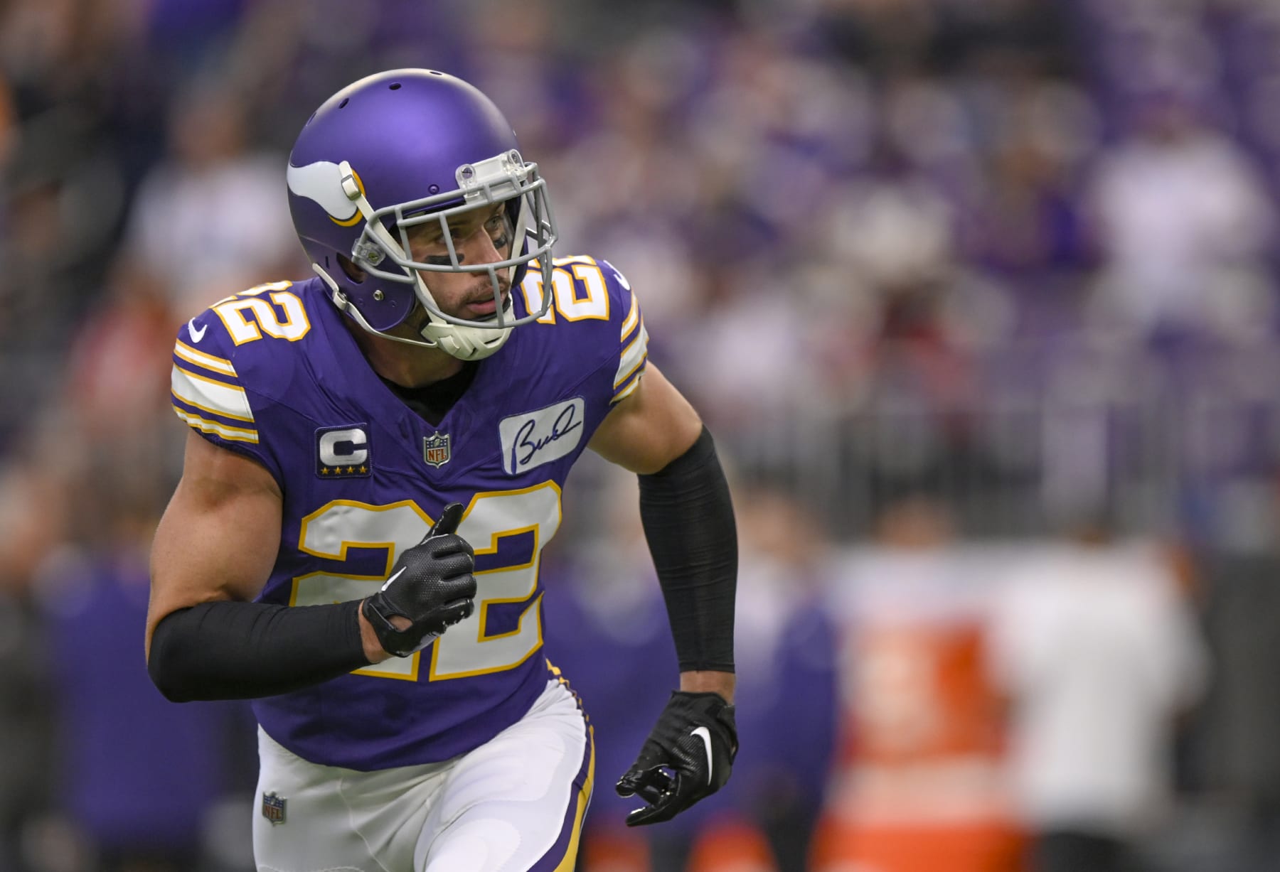 MINNEAPOLIS, MN - SEPTEMBER 10: Minnesota Vikings defensive back Harrison Smith (22) warms up before an NFL game between the Minnesota Vikings and Tampa Bay Buccaneers on September 10, 2023, at U.S. Bank Stadium in Minneapolis, MN. (Photo by Nick Wosika/Icon Sportswire via Getty Images) MINNEAPOLIS, MN - SEPTEMBER 10: Minnesota Vikings defensive back Harrison Smith (22) warms up before an NFL game between the Minnesota Vikings and Tampa Bay Buccaneers on September 10, 2023, at U.S. Bank Stadium in Minneapolis, MN. (Photo by Nick Wosika/Icon Sportswire via Getty Images)