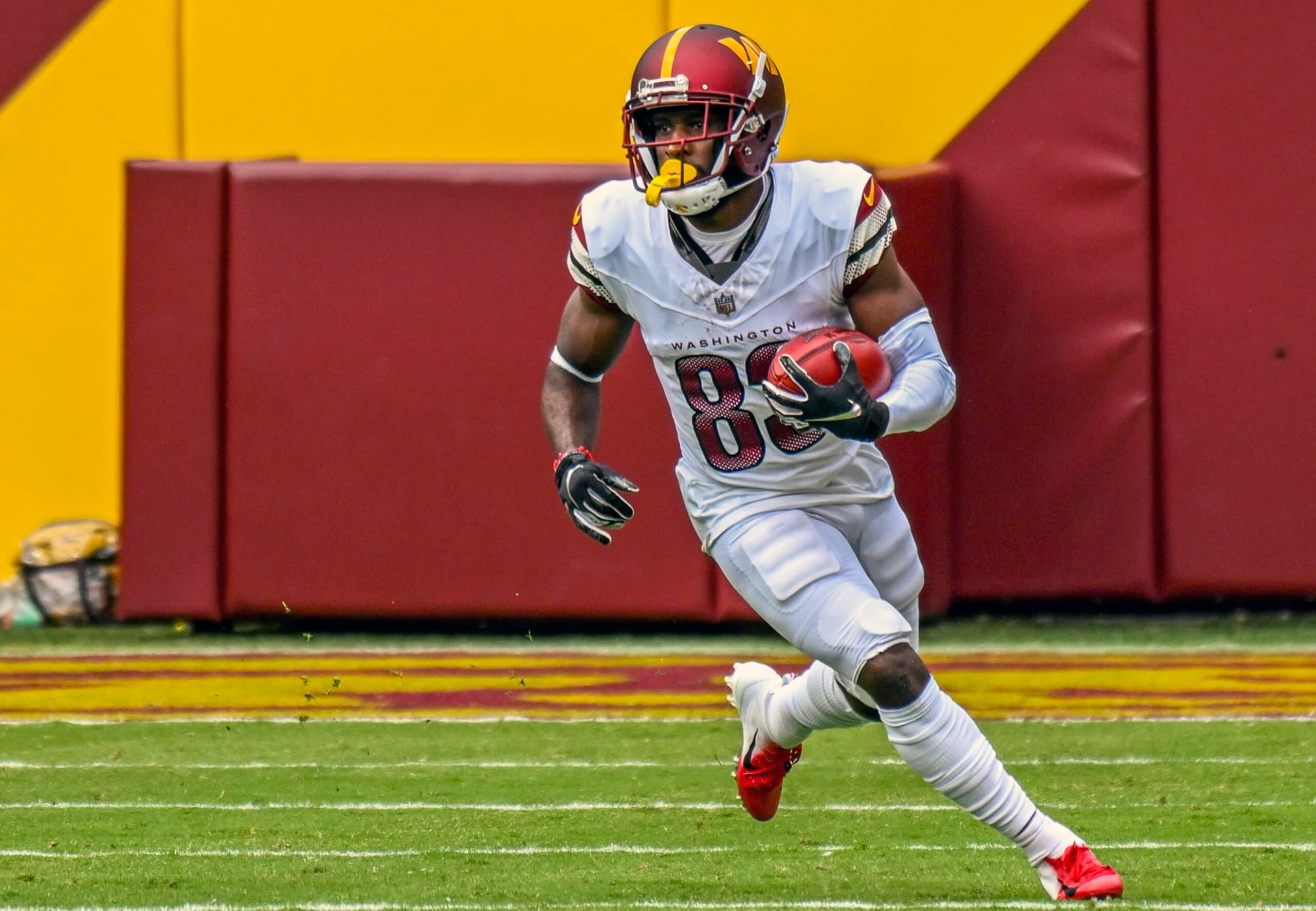 LANDOVER, MD - SEPTEMBER 10: Washington Commanders wide receiver Jamison Crowder (83) in action during the NFL game between the Arizona Cardinals and the Washington Commanders on September 10, 2023 at Fed Ex Field in Landover, MD. (Photo by Mark Goldman/Icon Sportswire via Getty Images)