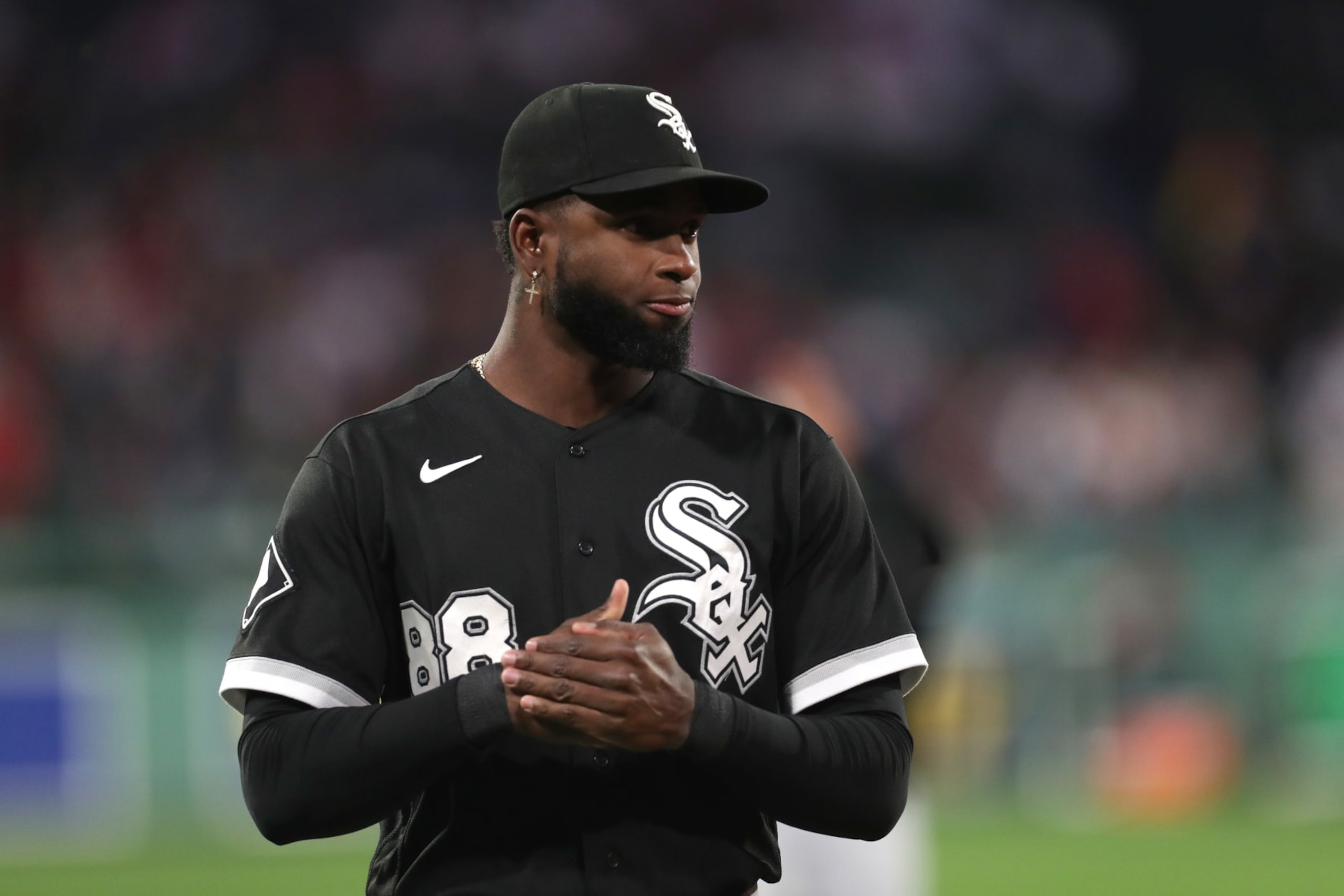 BOSTON, MASSACHUSETTS - SEPTEMBER 22: Luis Robert Jr #88 of the Chicago White Sox warms up before playing against the Boston Red Sox at Fenway Park on September 22, 2023 in Boston, Massachusetts. (Photo by Paul Rutherford/Getty Images)