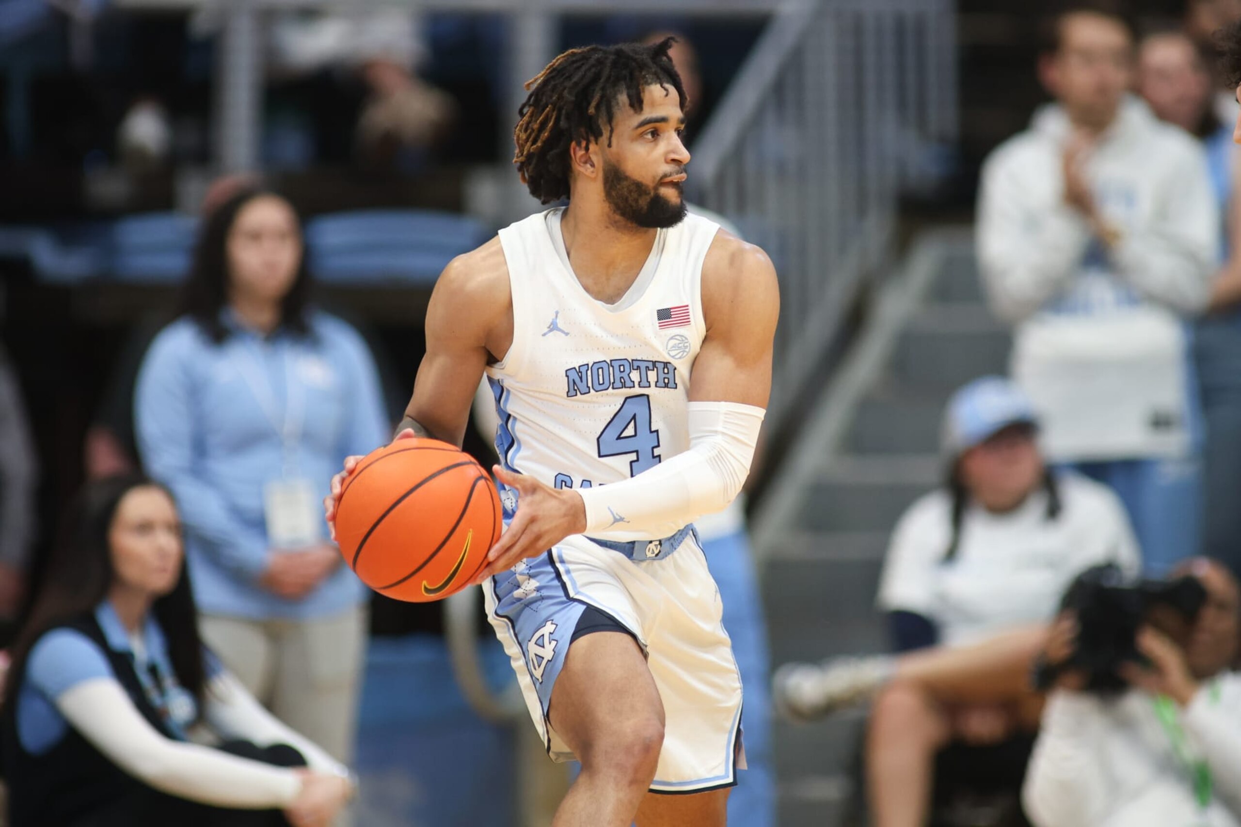 CHAPEL HILL, NC - MARCH 05: North Carolina Tar Heels guard RJ Davis (4) looks to pass during the college basketball game between the North Carolina Tar Heels and the Notre Dame Fighting Irish on March 5, 2024 at the Dean Smith Center in Chapel Hill, NC. (Photo by Nicholas Faulkner/Icon Sportswire via Getty Images) CHAPEL HILL, NC - MARCH 05: North Carolina Tar Heels guard RJ Davis (4) looks to pass during the college basketball game between the North Carolina Tar Heels and the Notre Dame Fighting Irish on March 5, 2024 at the Dean Smith Center in Chapel Hill, NC. (Photo by Nicholas Faulkner/Icon Sportswire via Getty Images)