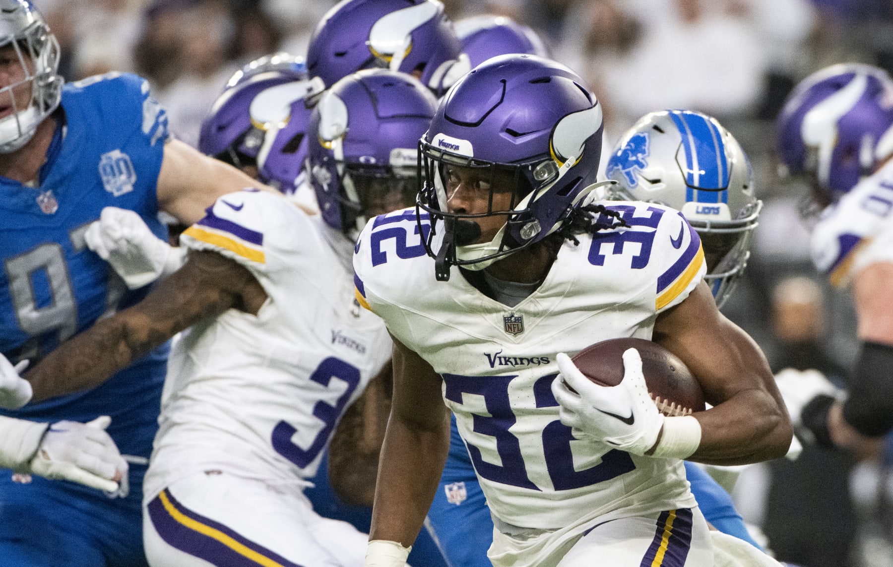 Vikings running back Ty Chandler